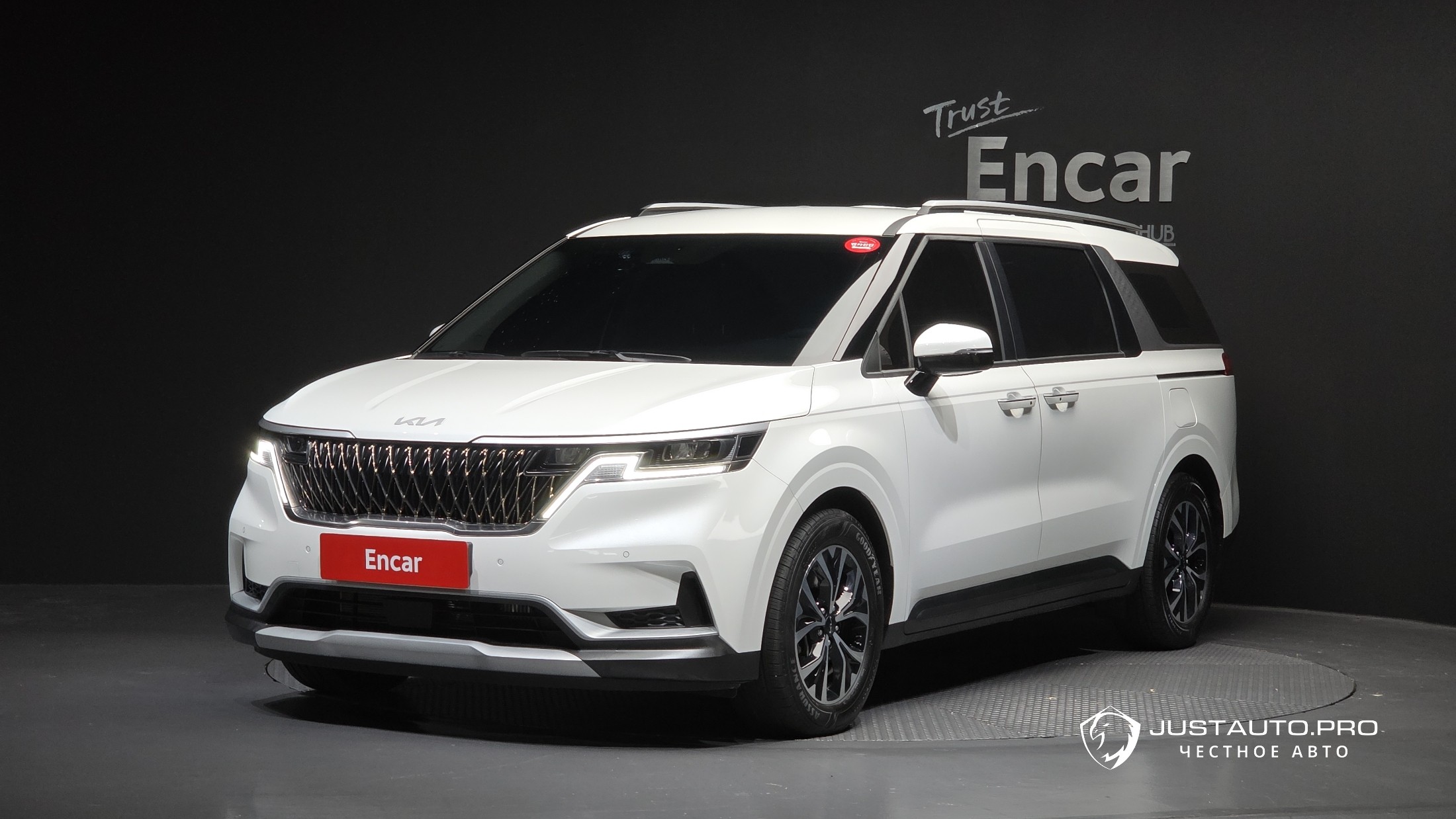 Автомобиль Kia Canival