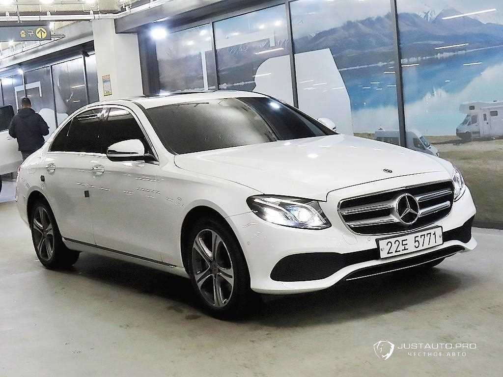 Автомобиль Mercedes-Benz E-Class