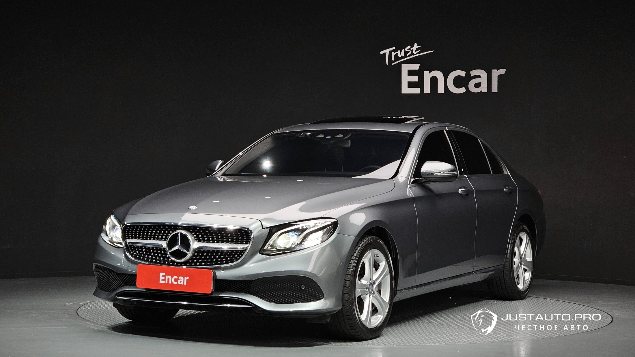 Автомобиль Mercedes-Benz E-Class