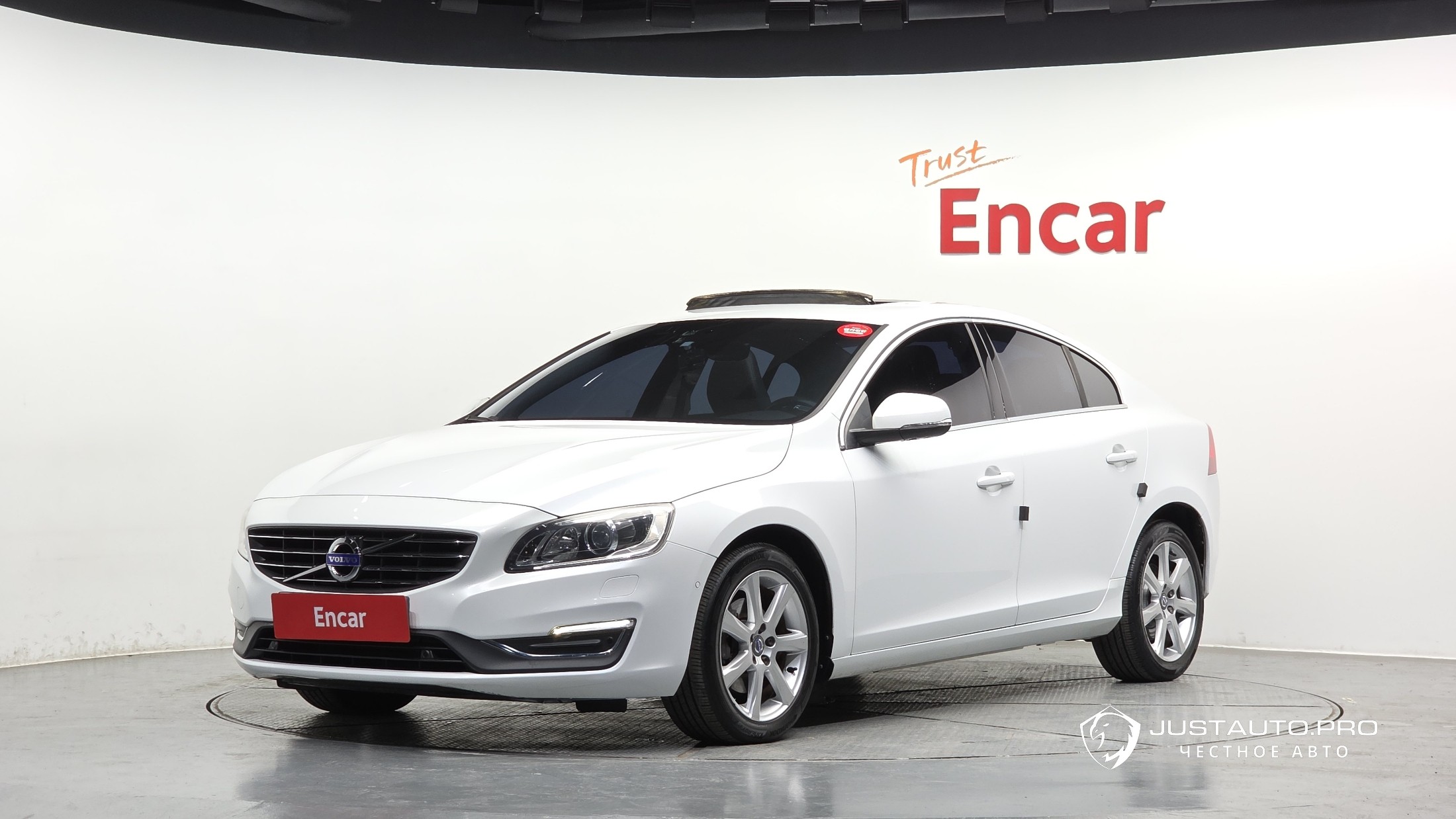 Автомобиль Volvo S60