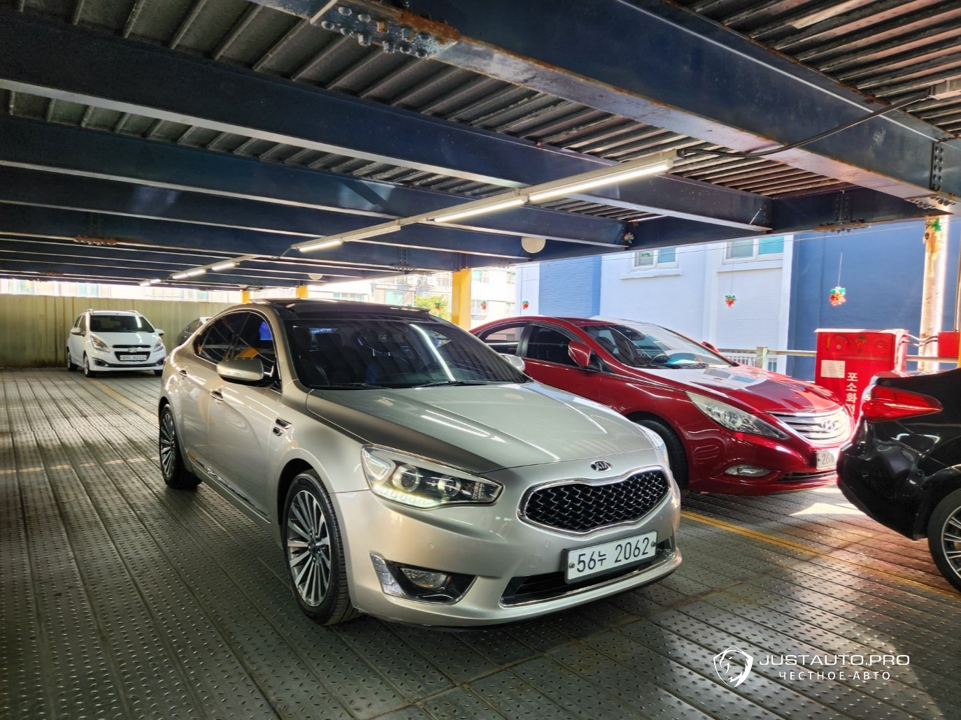 Автомобиль Kia K7