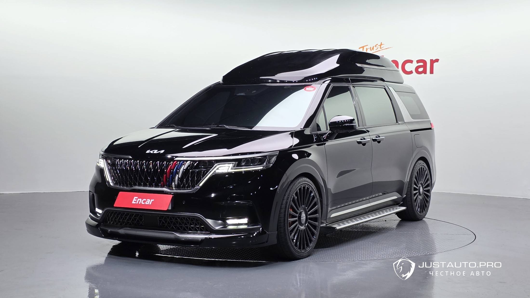 Автомобиль Kia Canival