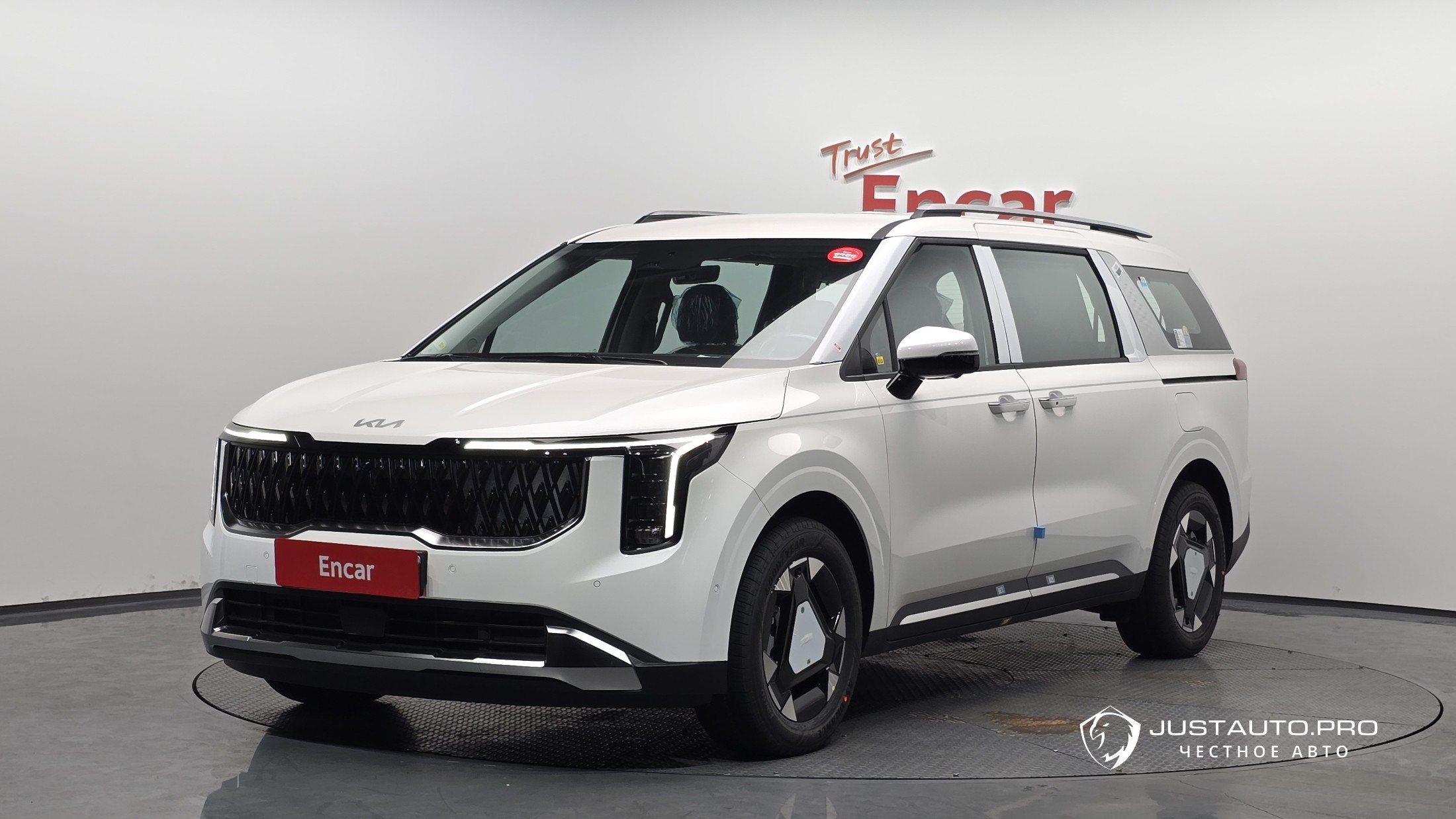 Автомобиль Kia Canival