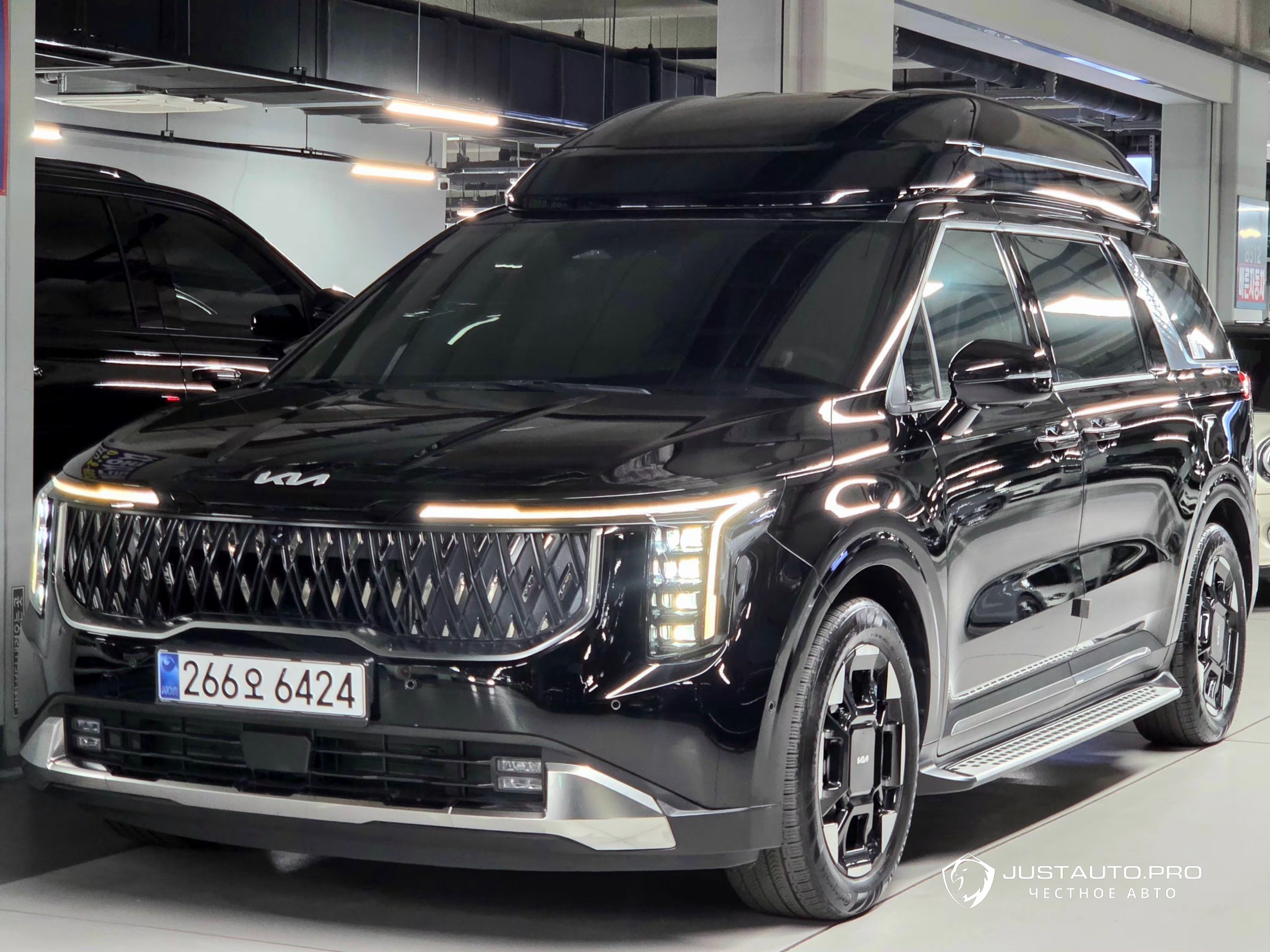 Автомобиль Kia Canival