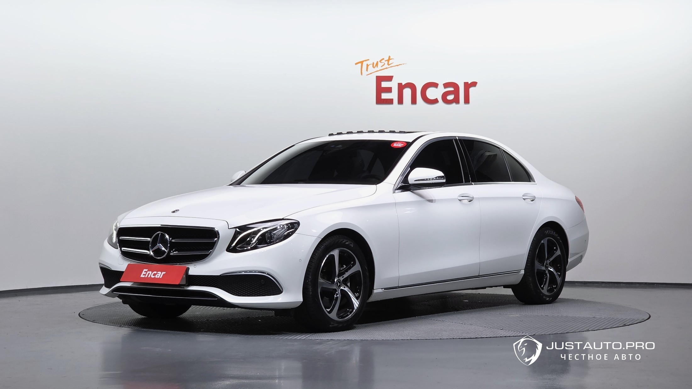 Автомобиль Mercedes-Benz E-Class