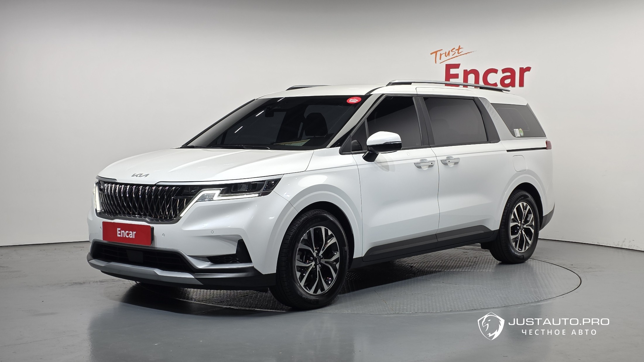 Автомобиль Kia Canival