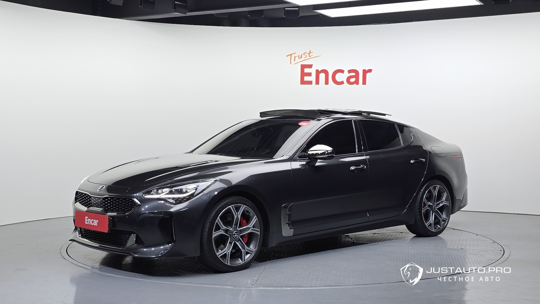 Автомобиль Kia Stinger