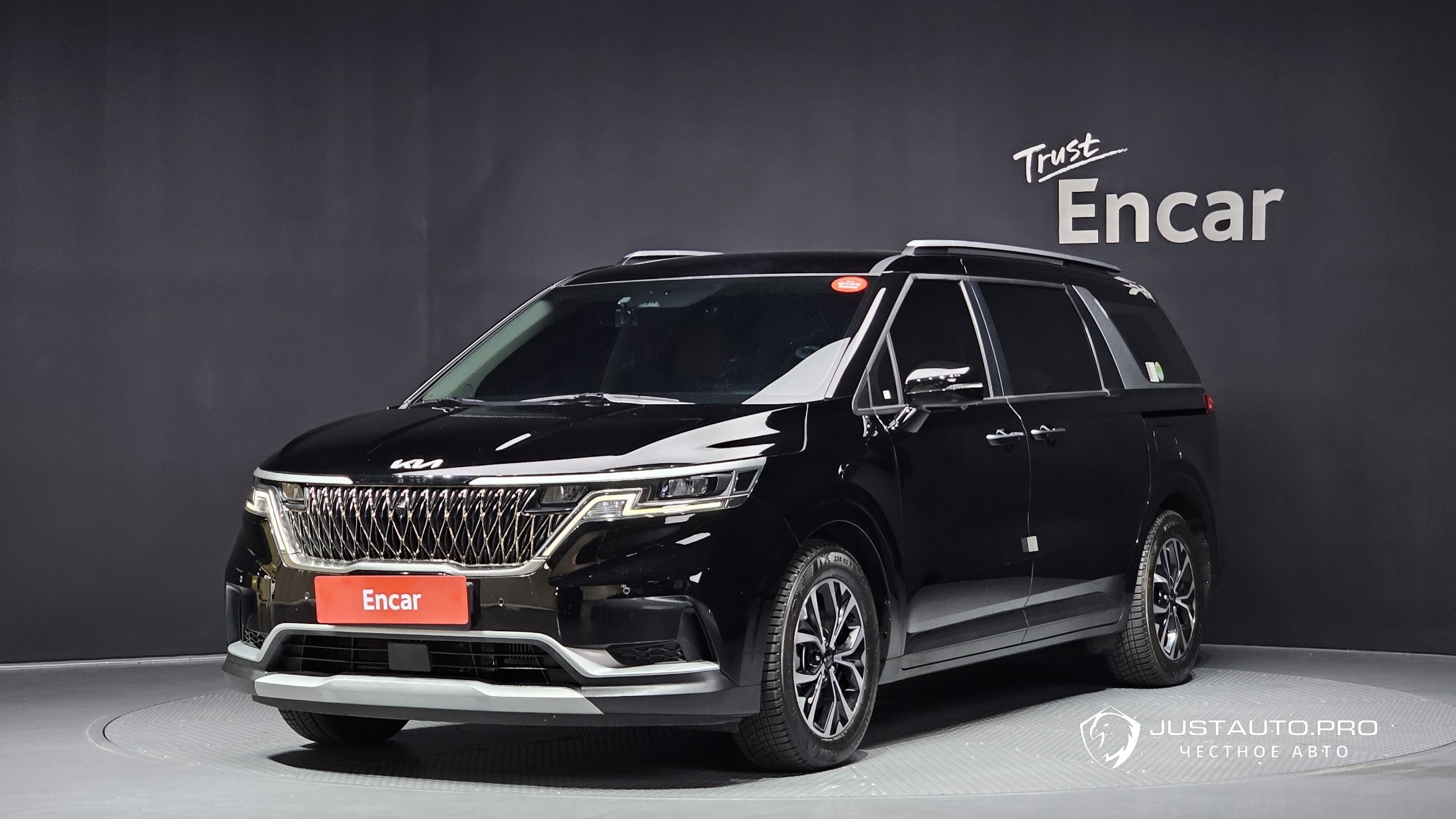 Автомобиль Kia Canival