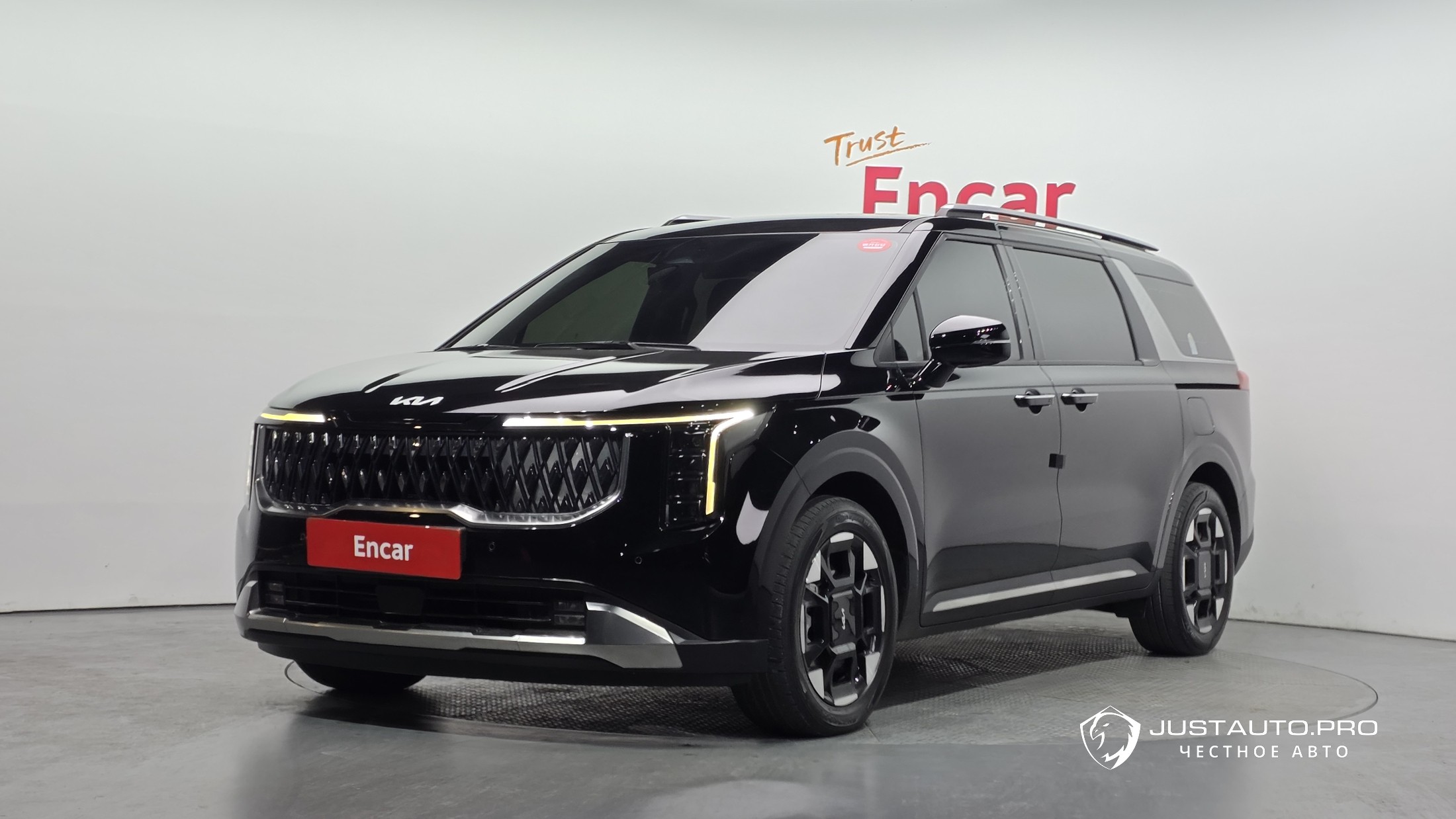 Автомобиль Kia Canival