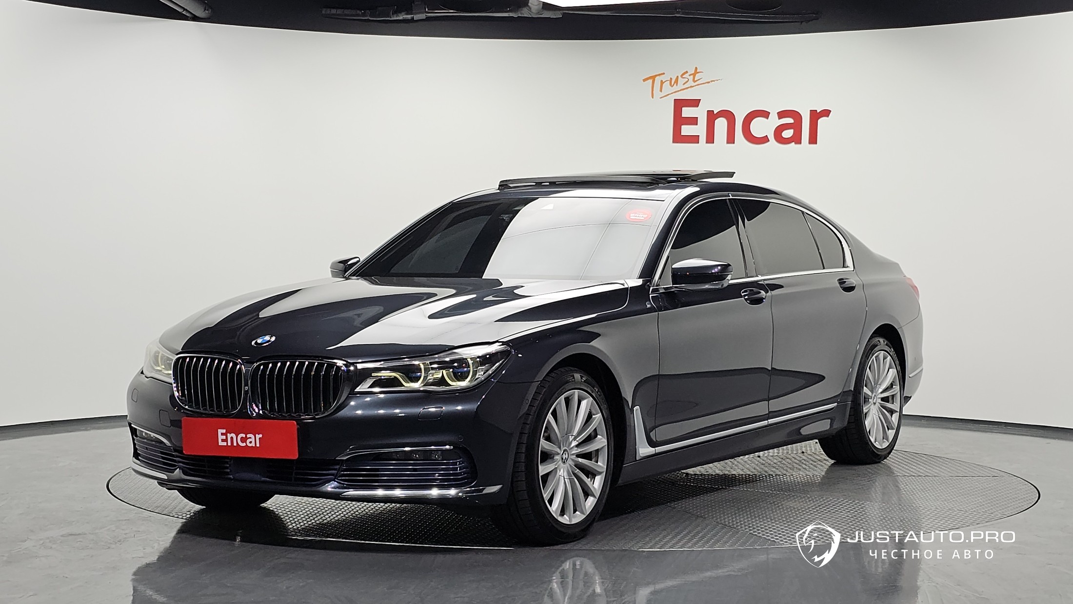 Автомобиль BMW 7-Series