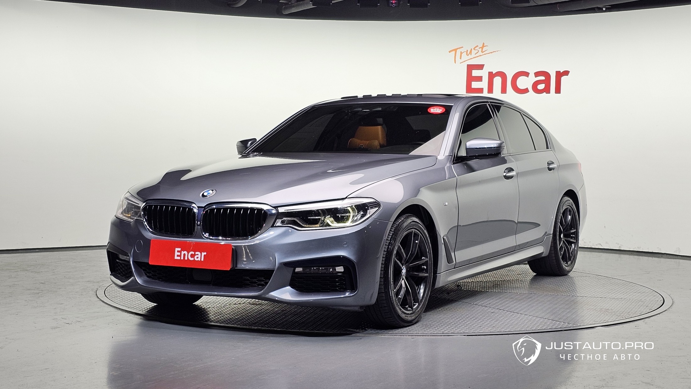 Автомобиль BMW 5-Series