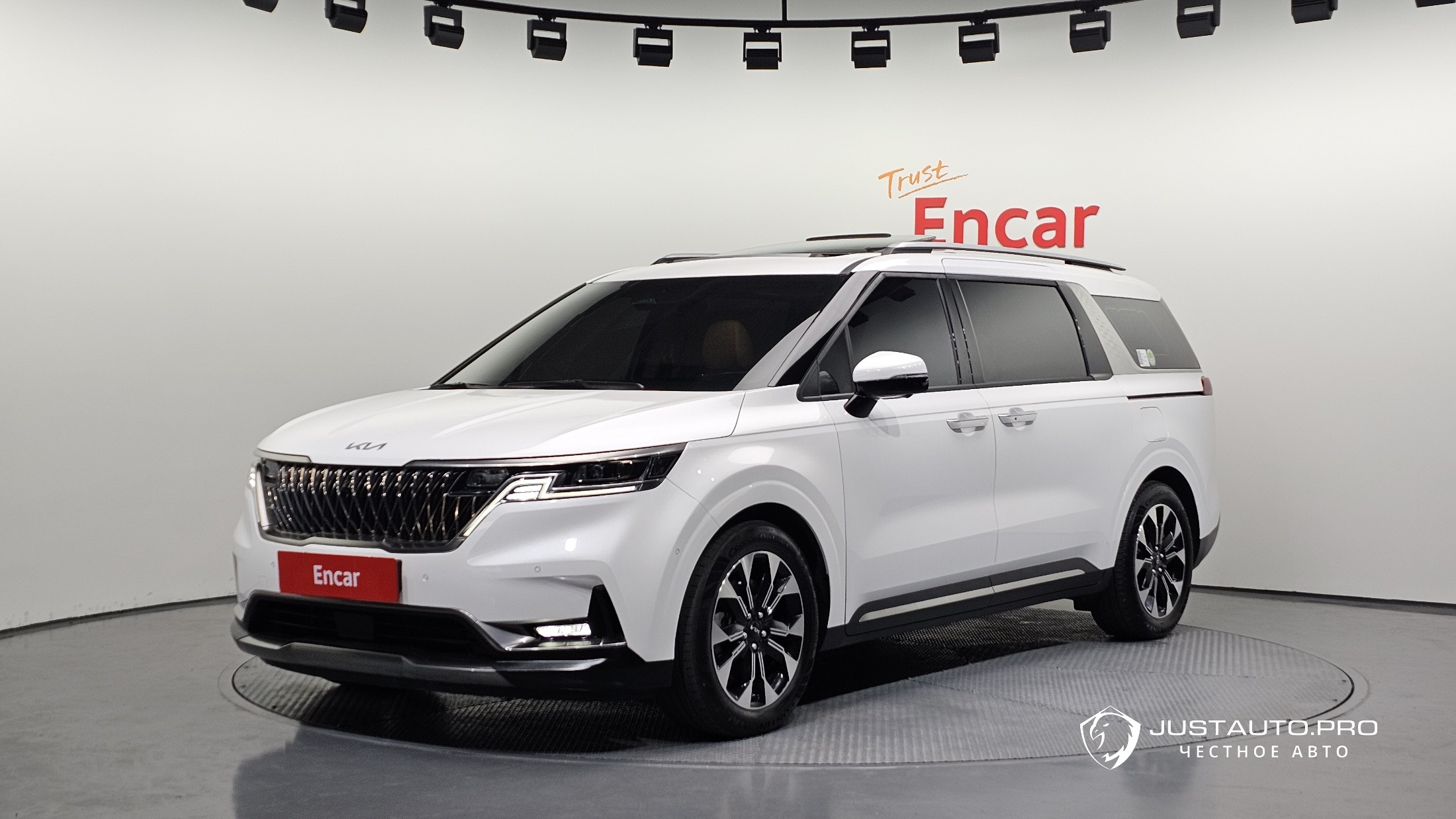 Автомобиль Kia Canival