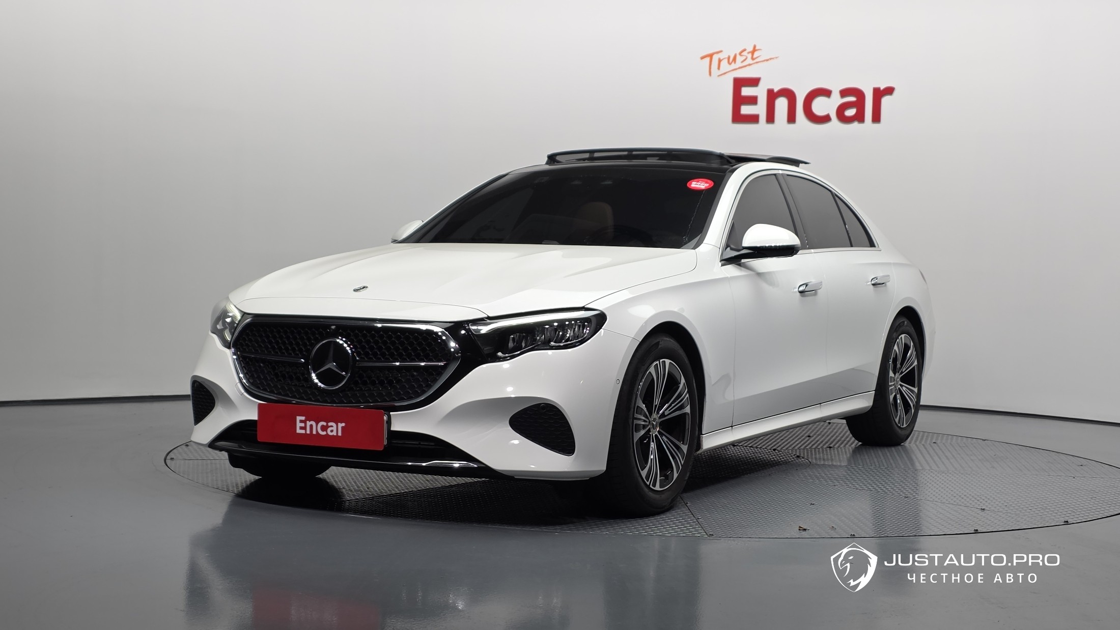 Автомобиль Mercedes-Benz E-Class