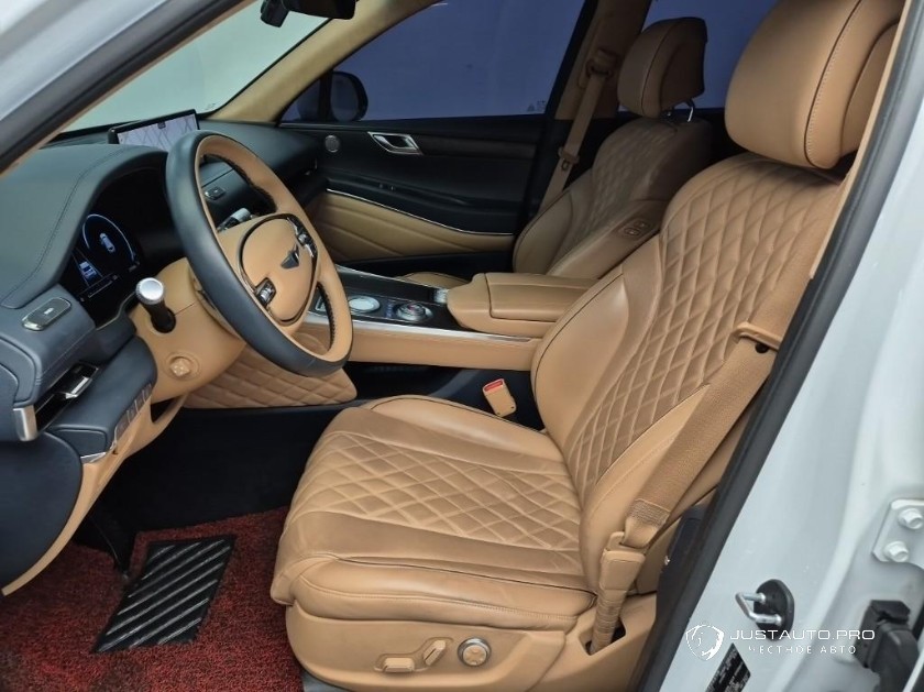 Автомобиль Genesis GV80