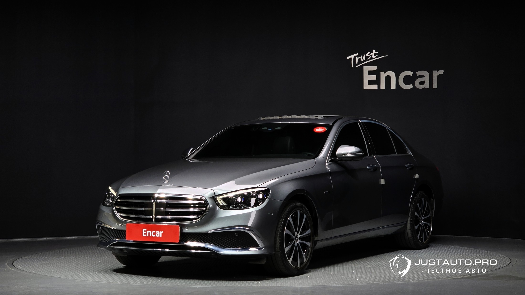 Автомобиль Mercedes-Benz E-Class