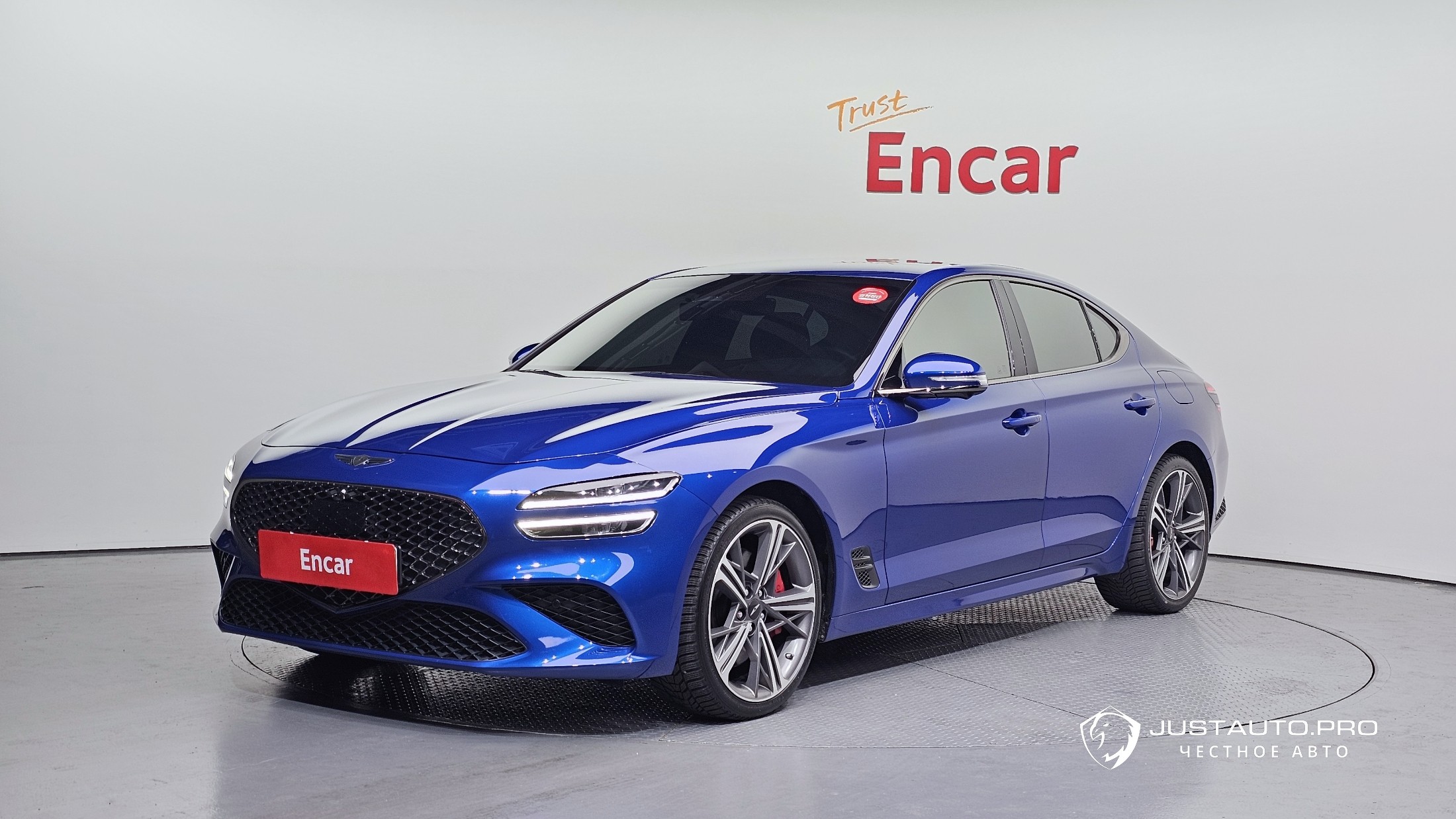 Автомобиль Genesis G70