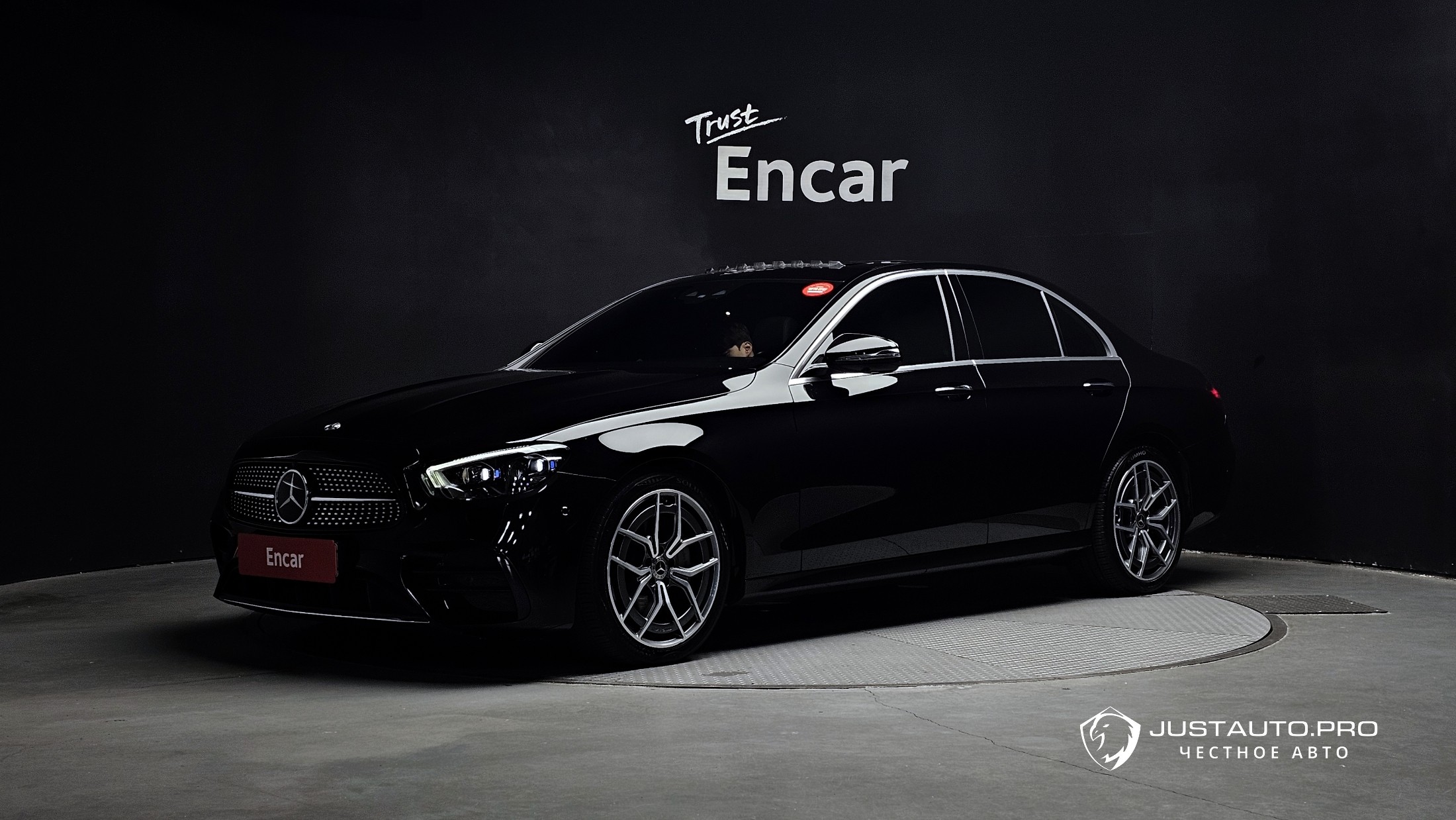 Автомобиль Mercedes-Benz E-Class