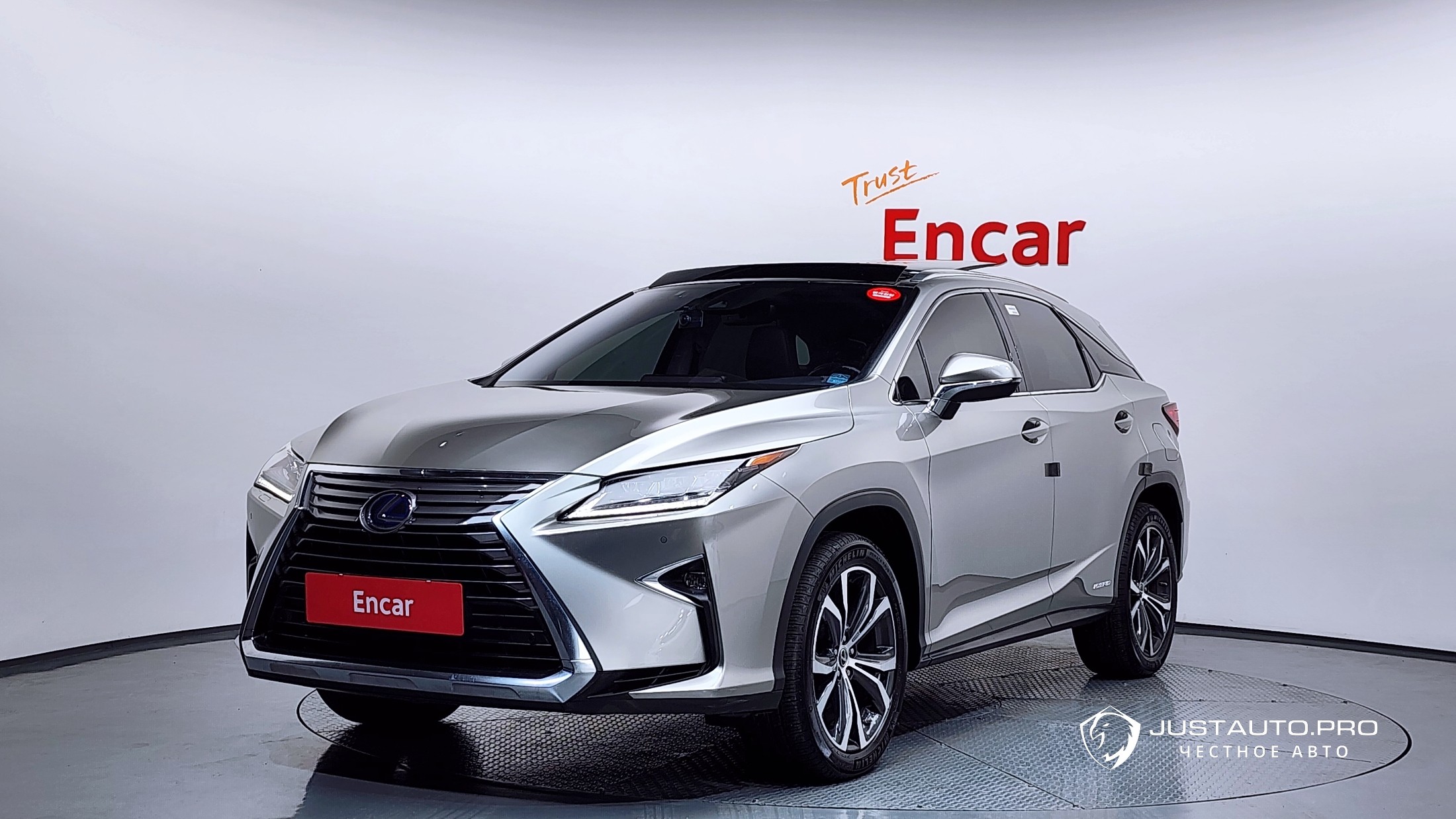 Автомобиль Lexus RX