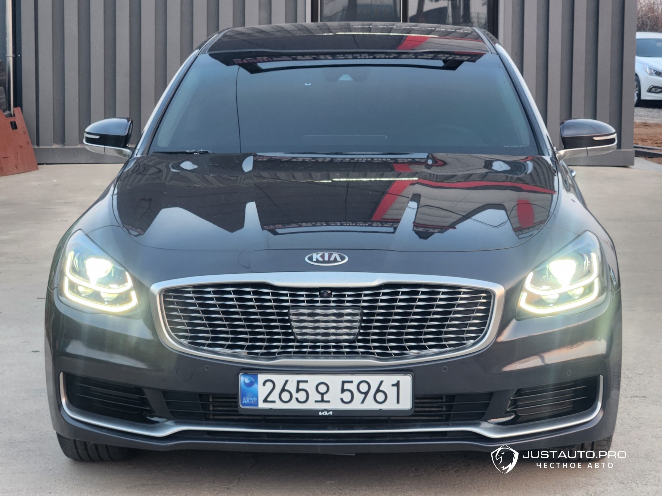 Автомобиль Kia K9