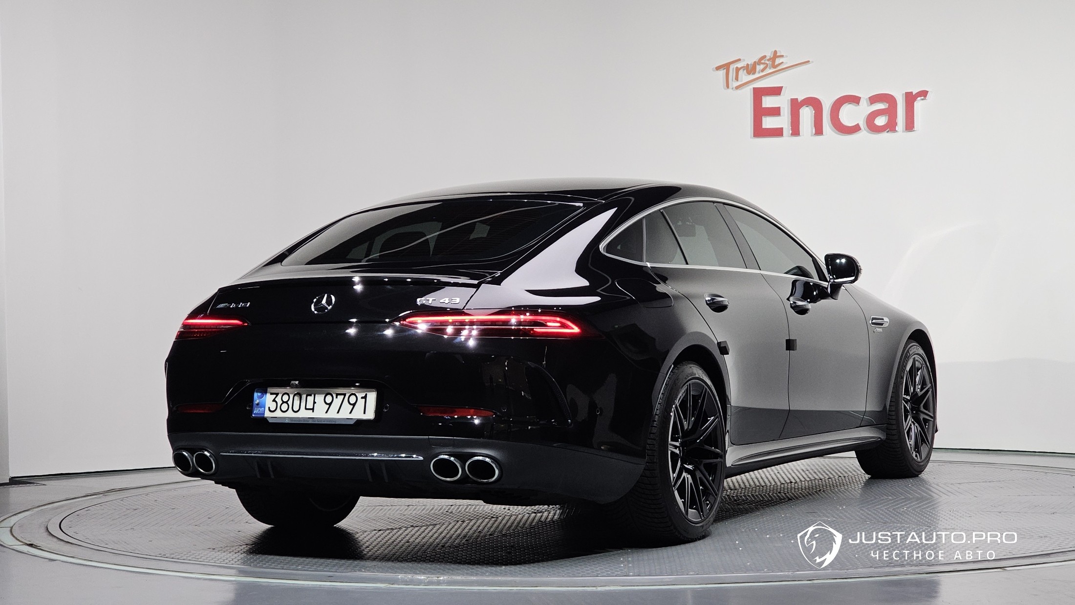 Автомобиль Mercedes-Benz AMG GT