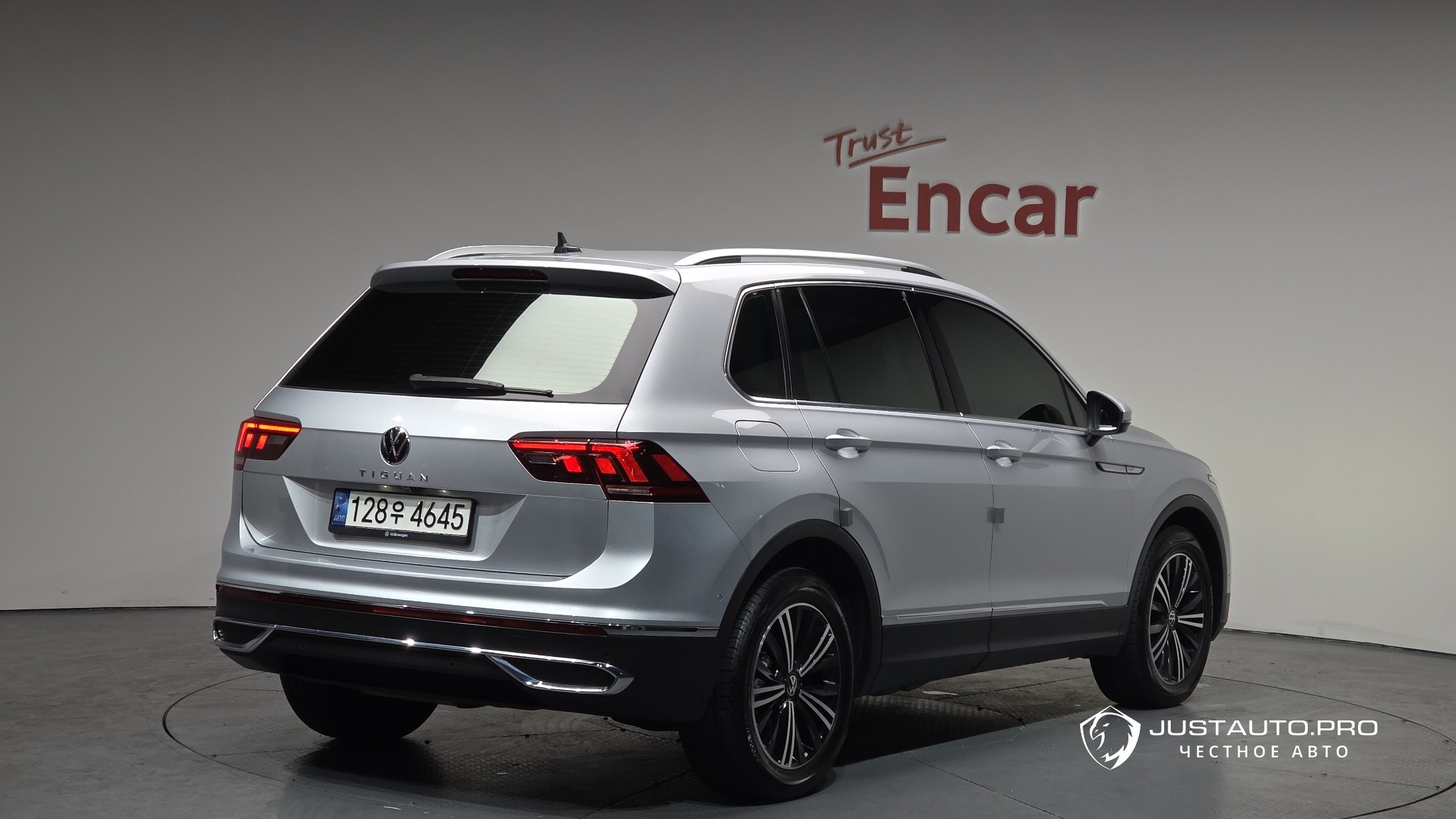Автомобиль Volkswagen Tiguan