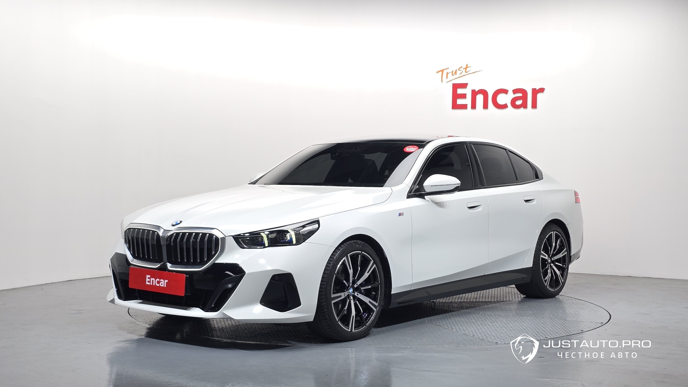 Автомобиль BMW 5-Series