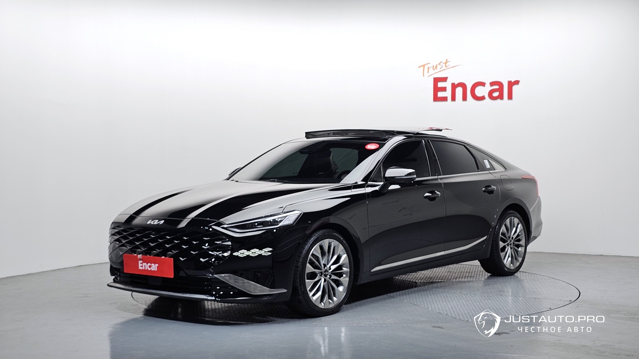 Автомобиль Kia K8