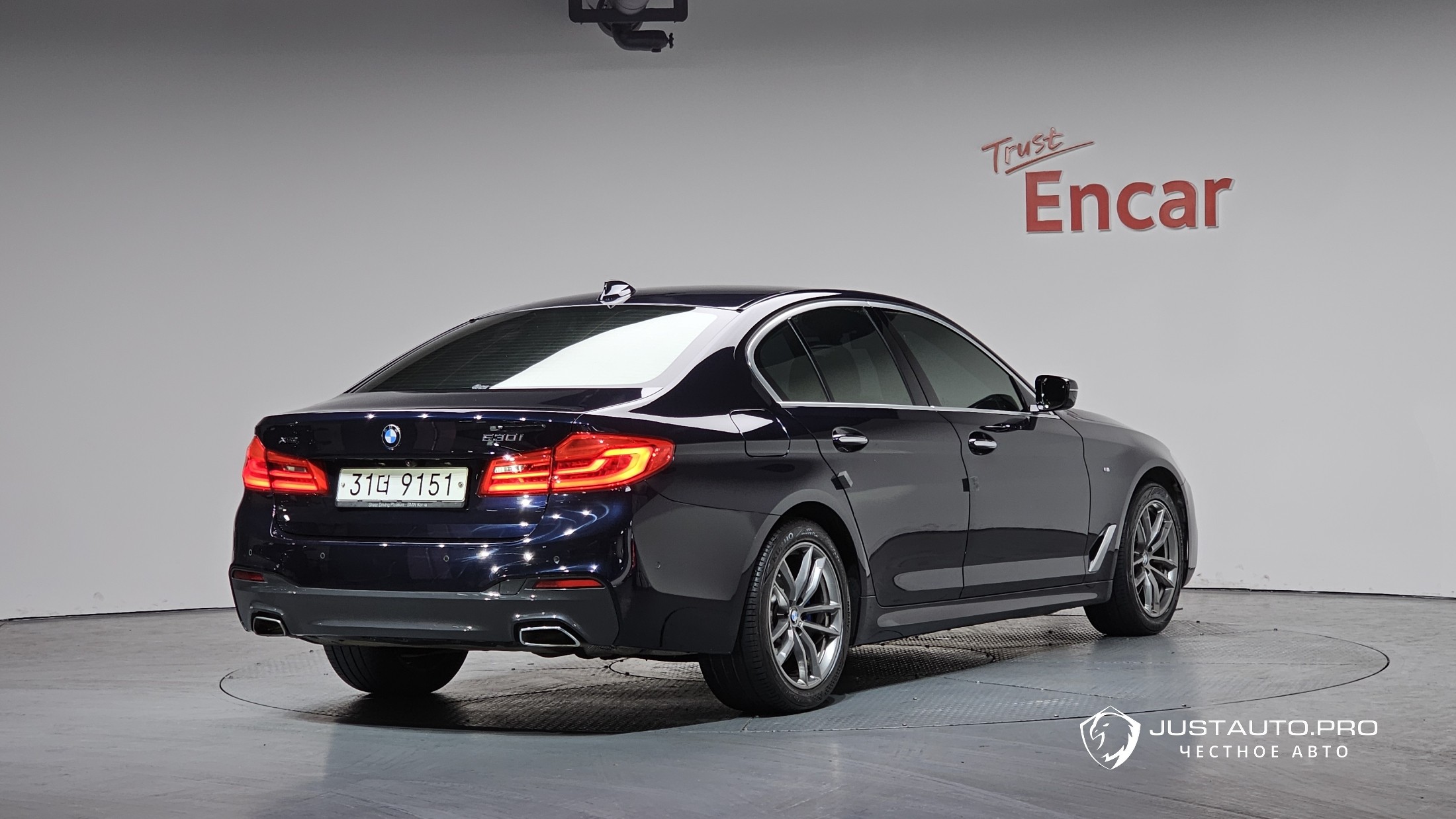 Автомобиль BMW 5-Series