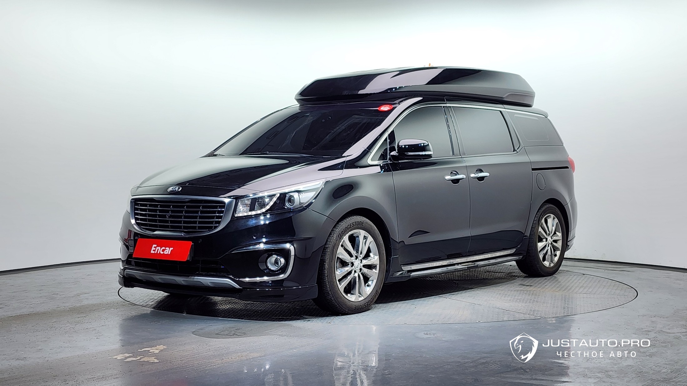 Автомобиль Kia Canival