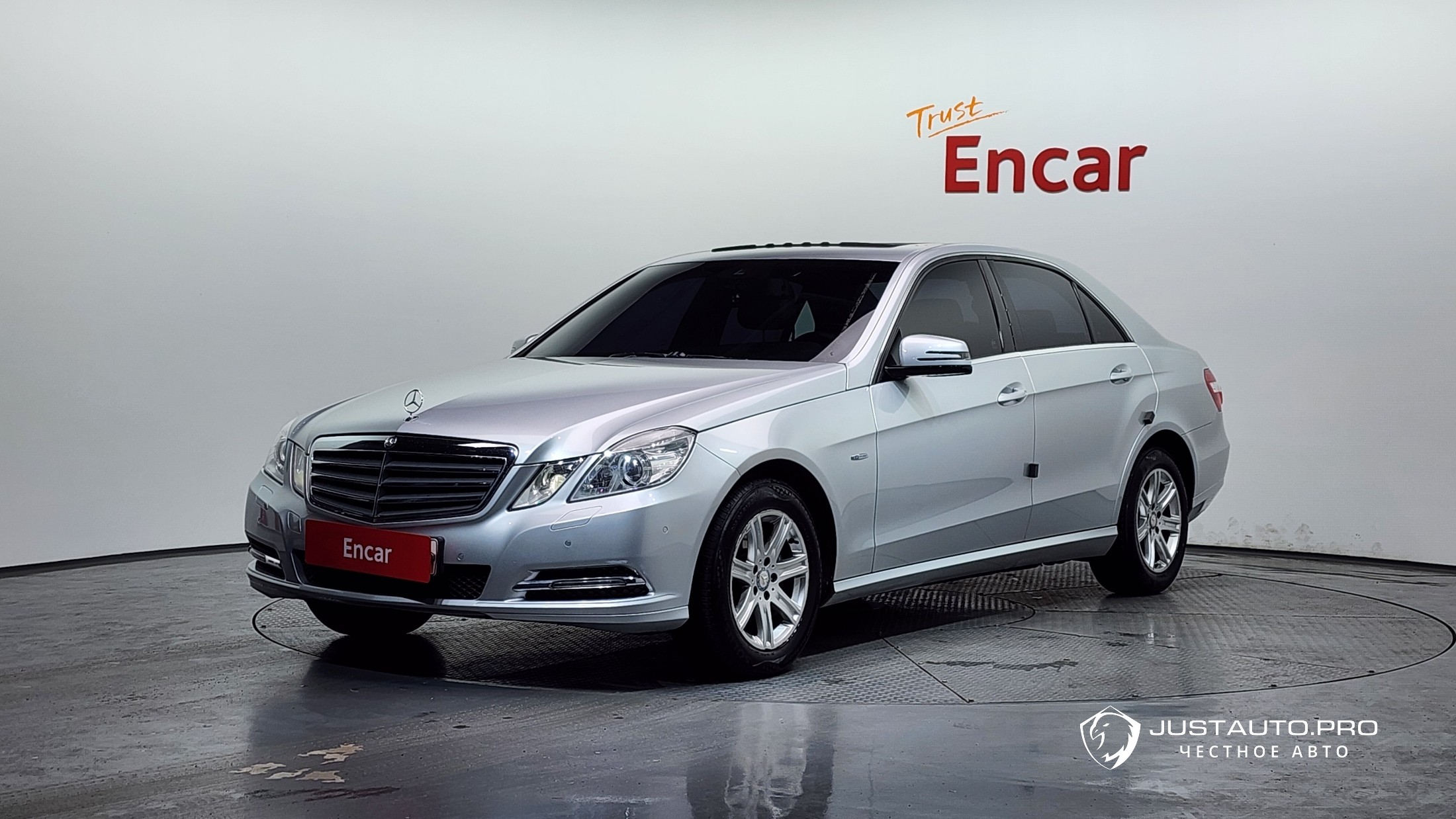 Автомобиль Mercedes-Benz E-Class