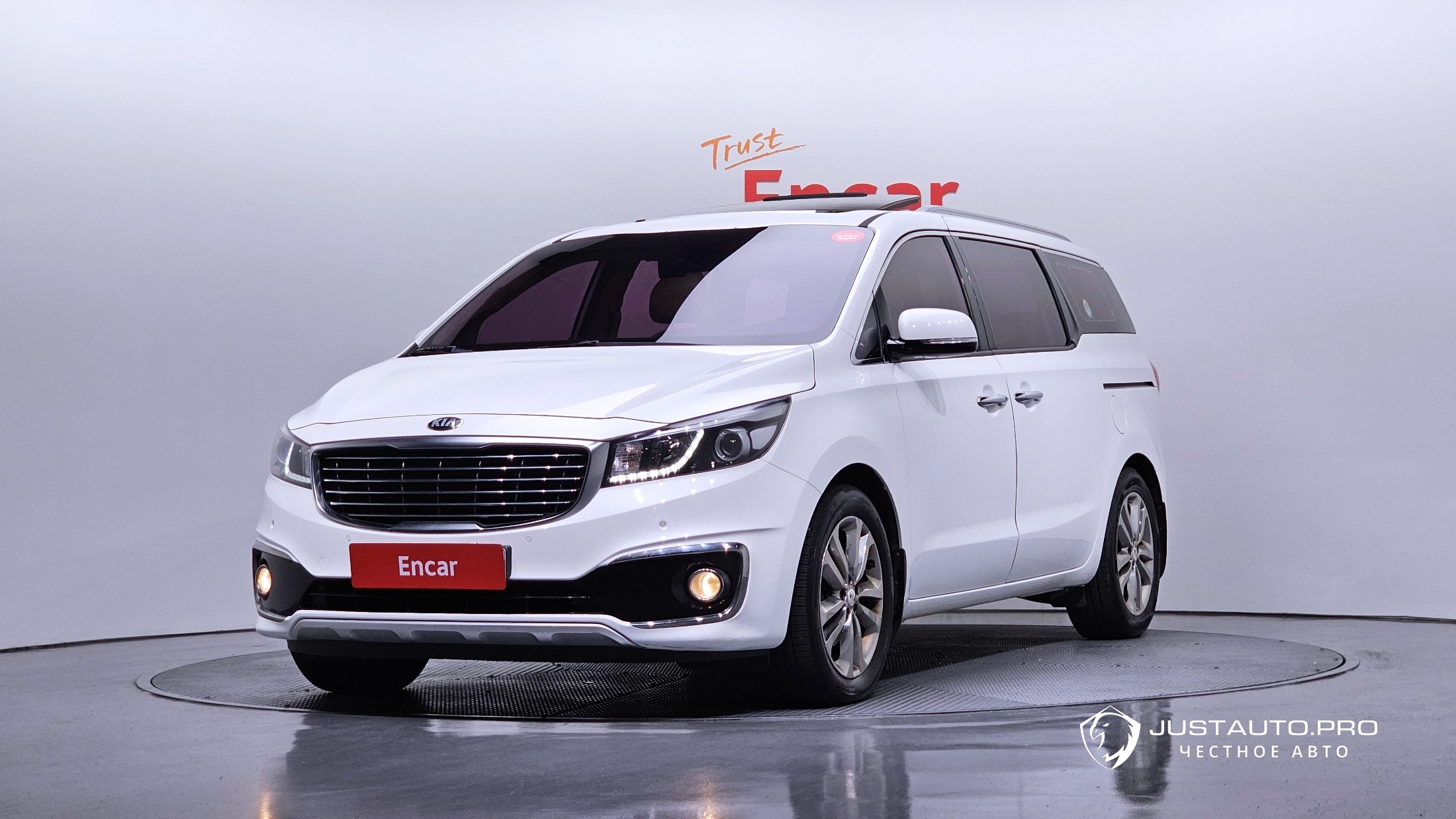 Автомобиль Kia Canival