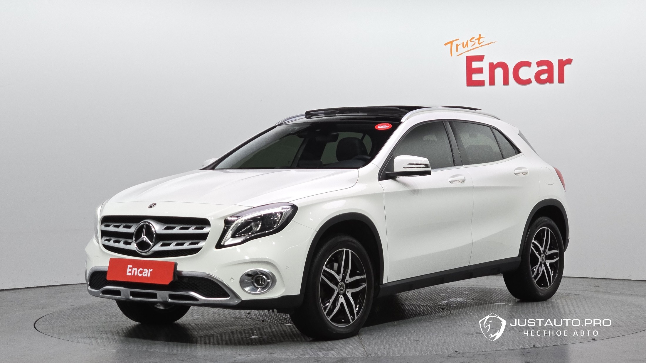 Автомобиль Mercedes-Benz GLA-Class