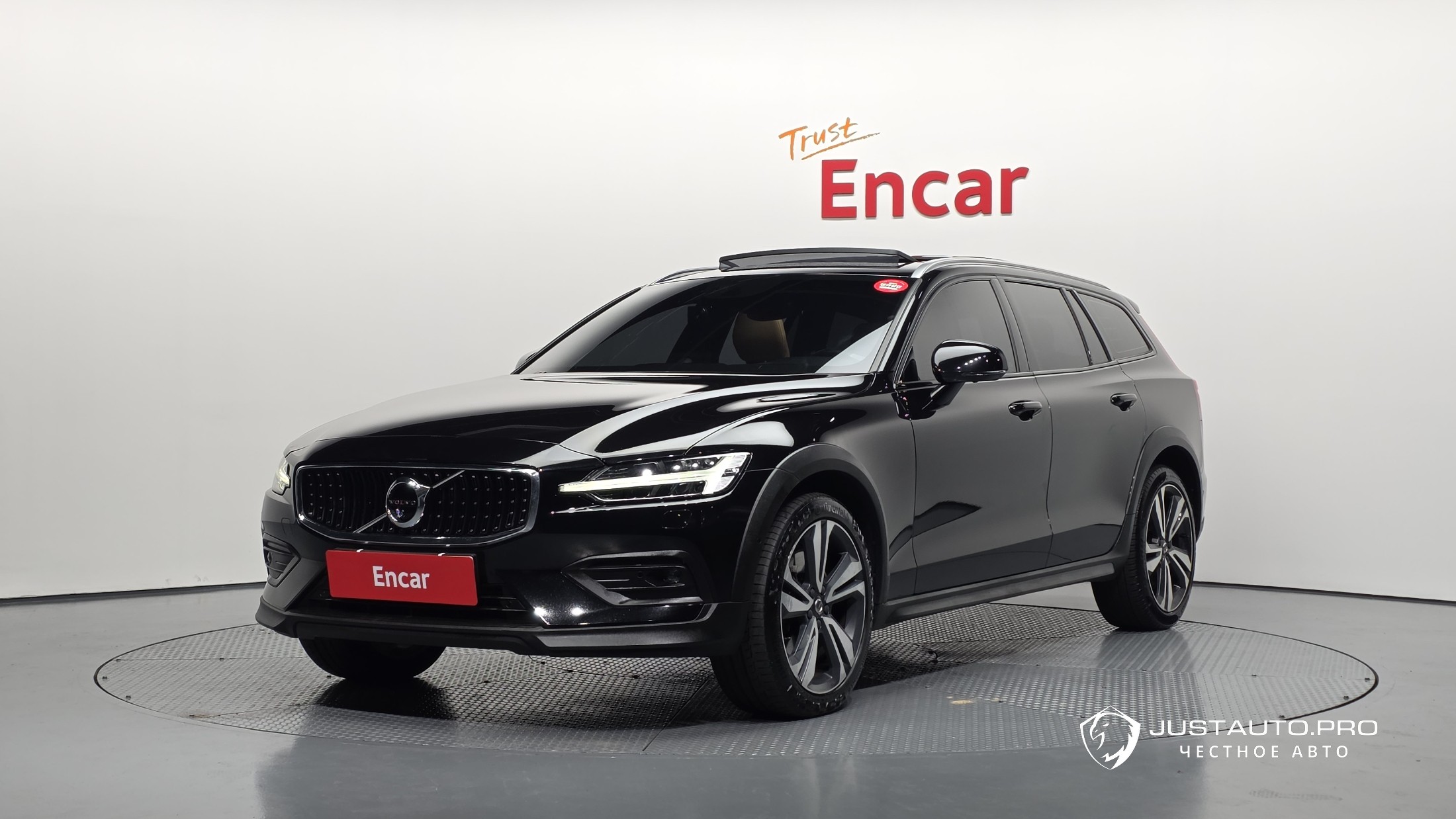 Автомобиль Volvo V60