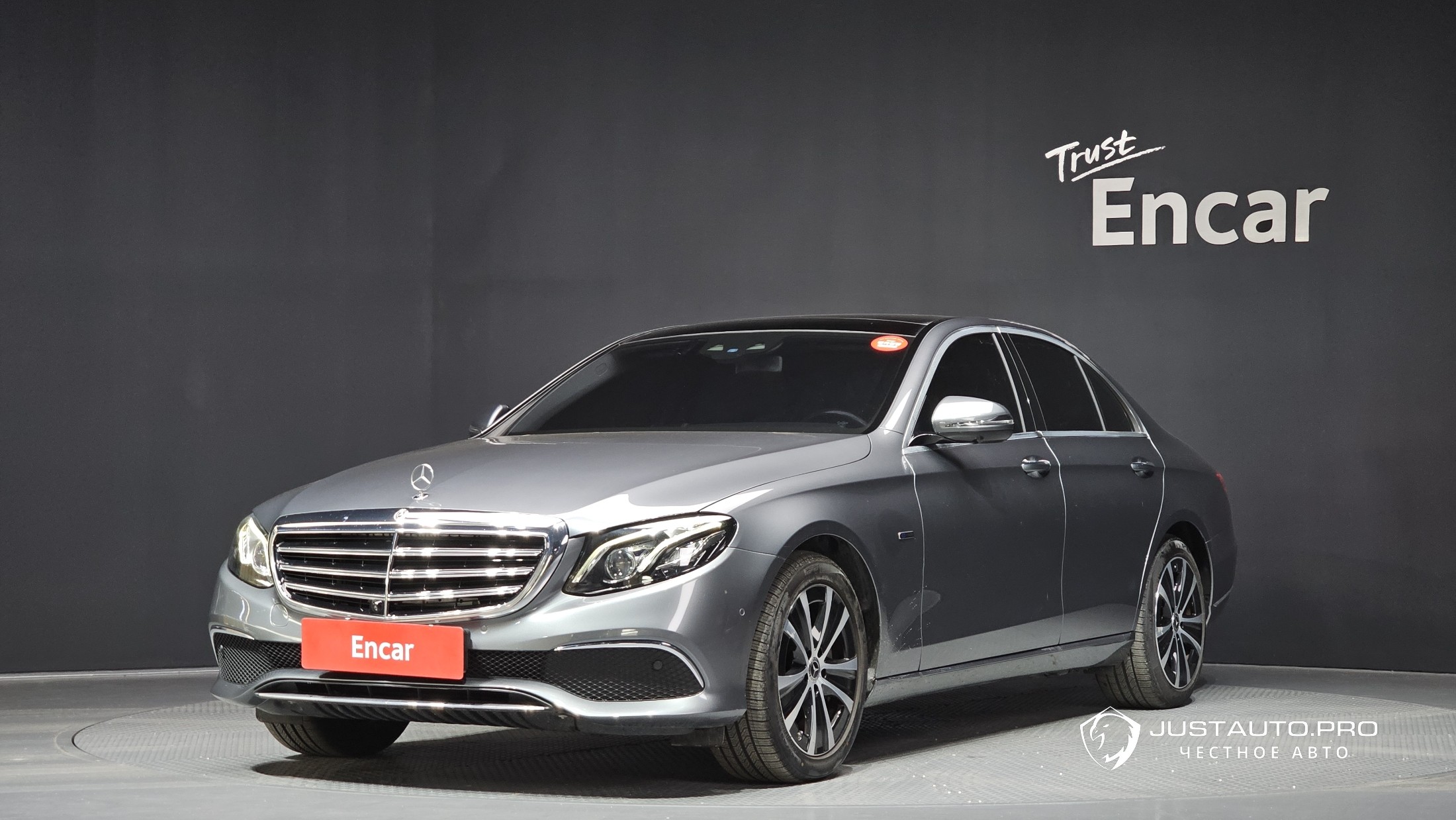 Автомобиль Mercedes-Benz E-Class