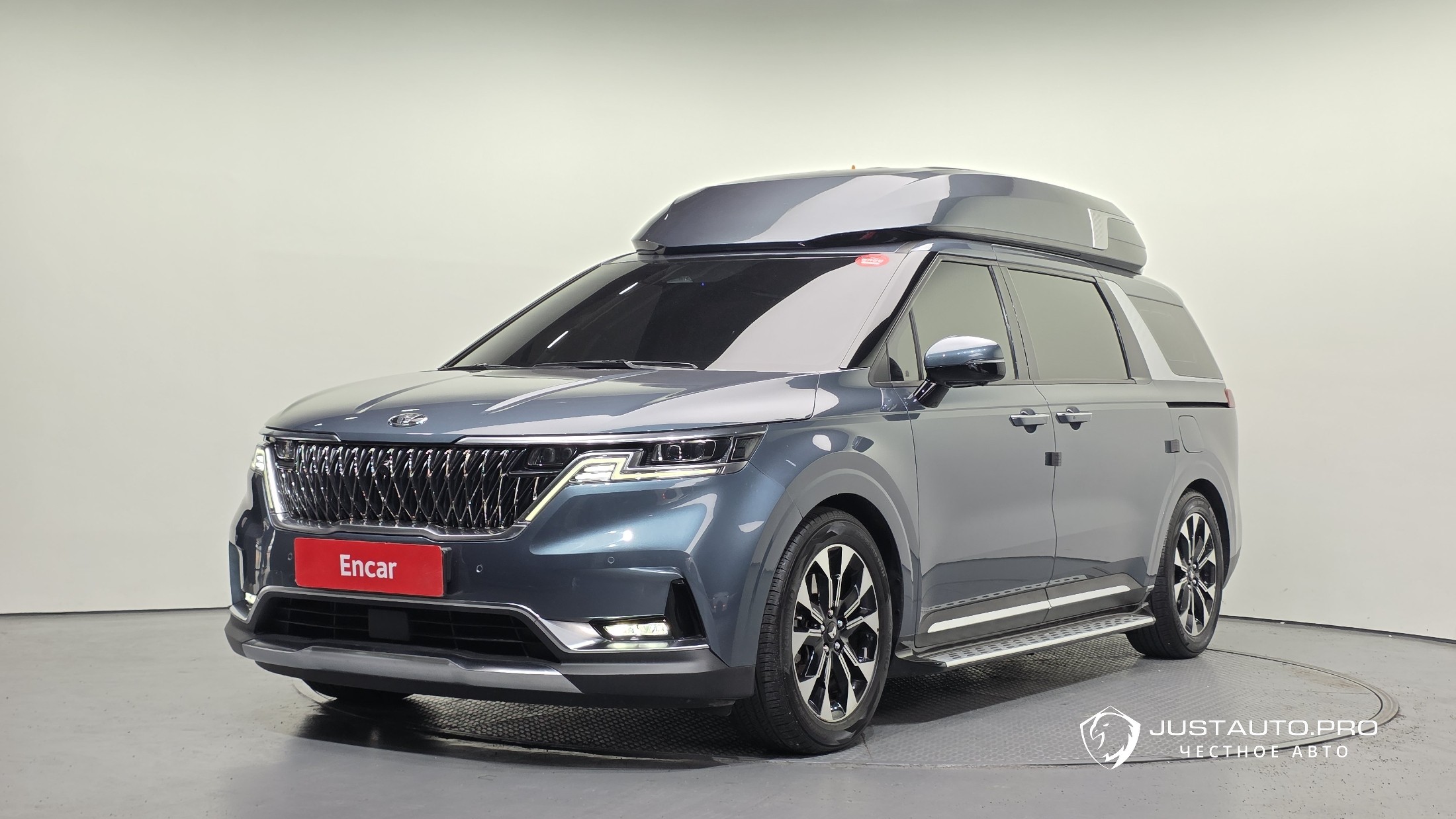 Автомобиль Kia Canival