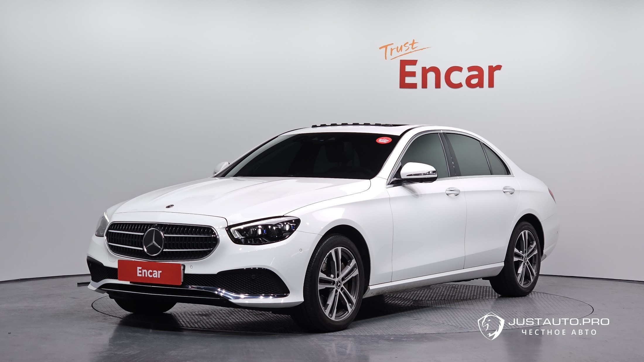 Автомобиль Mercedes-Benz E-Class