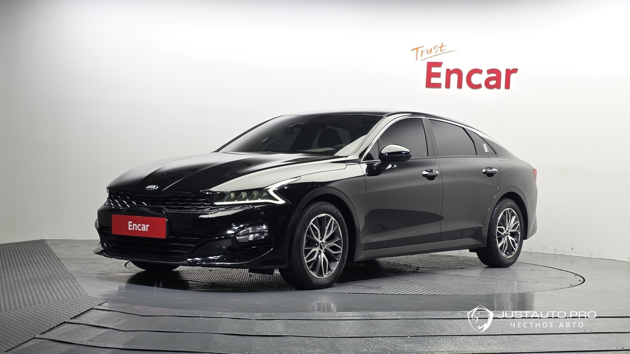 Автомобиль Kia K5