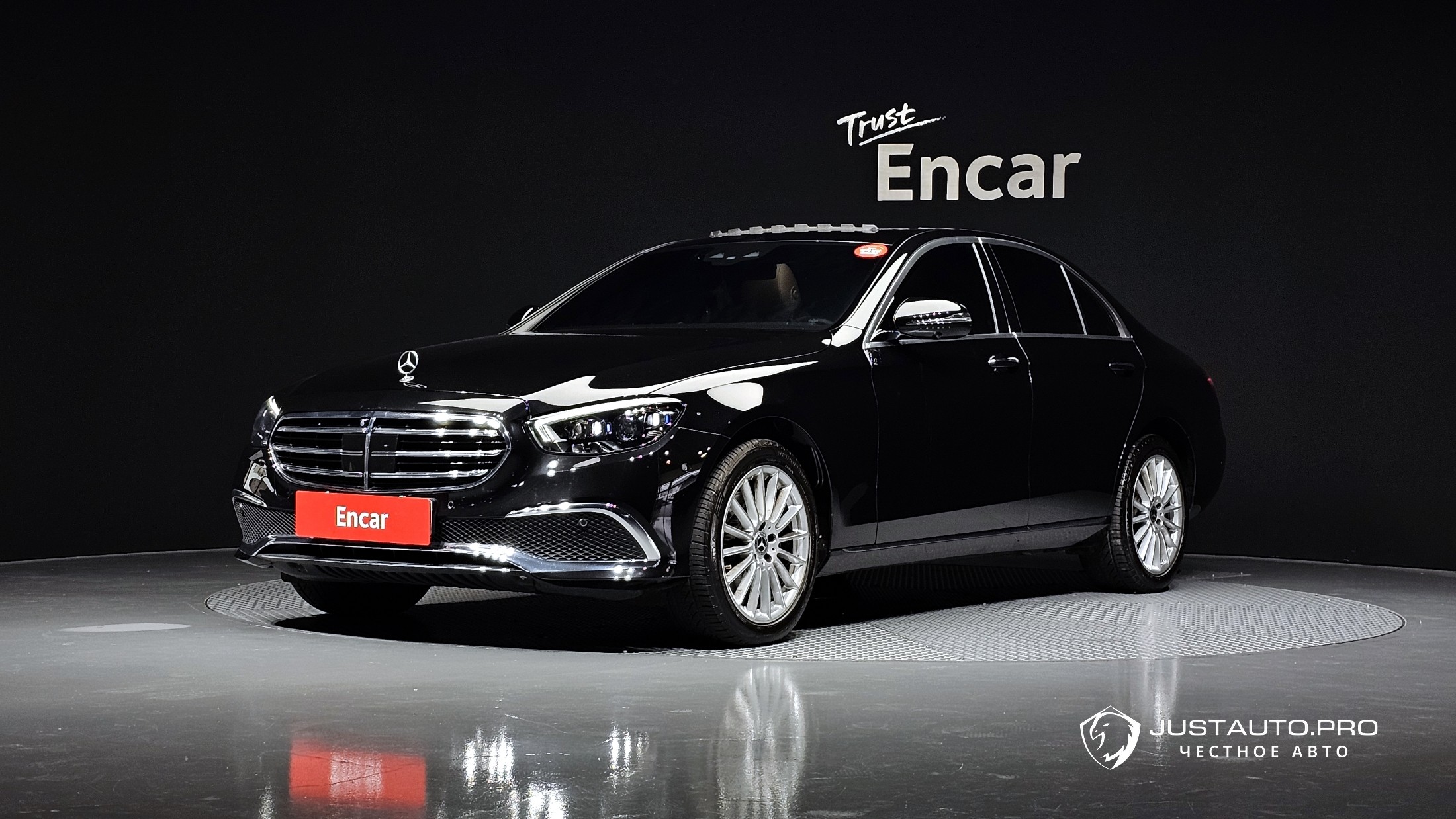 Автомобиль Mercedes-Benz E-Class