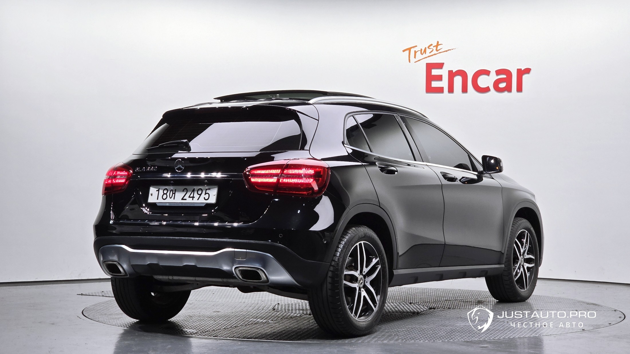 Автомобиль Mercedes-Benz GLA-Class