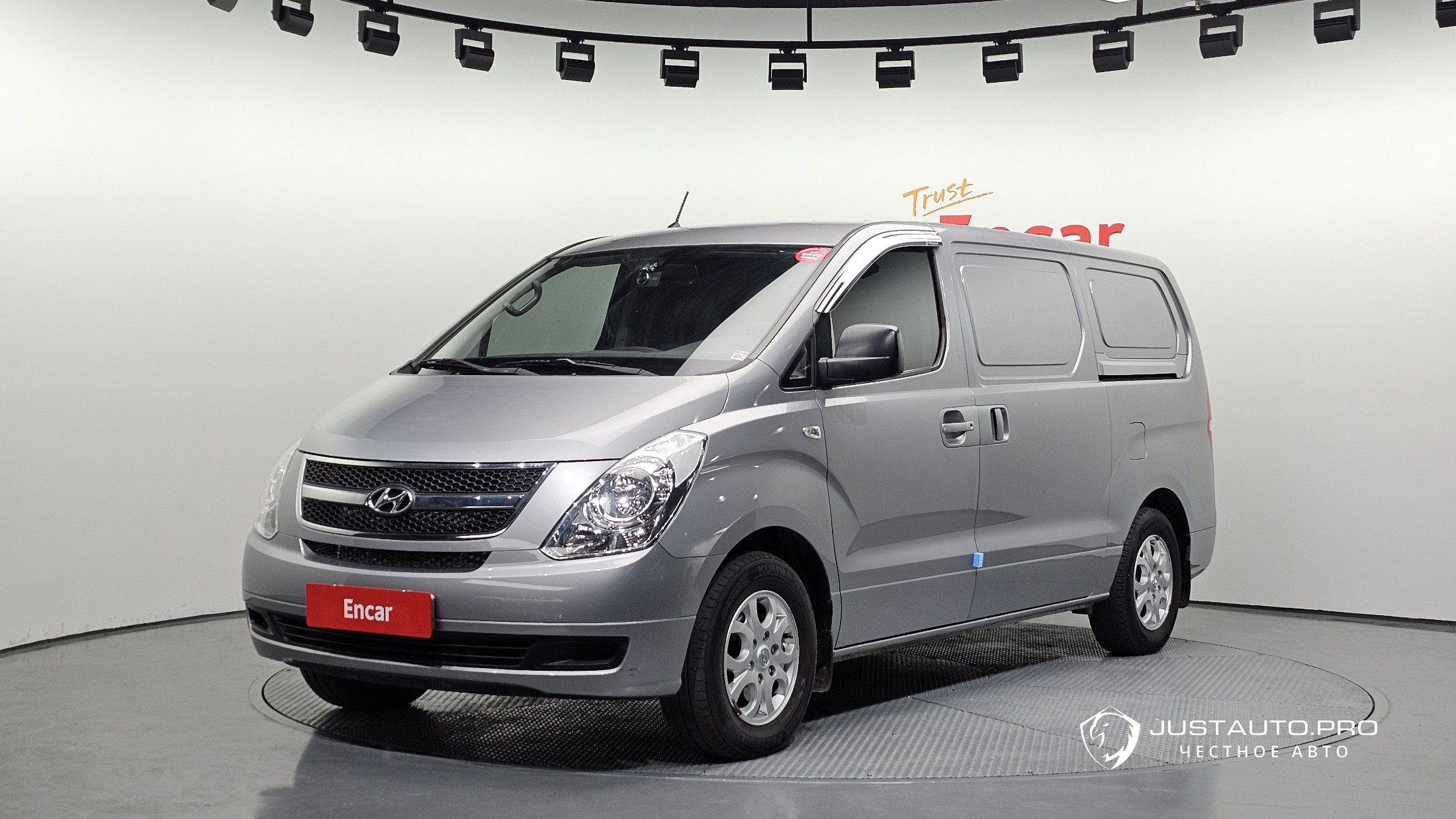 Автомобиль Hyundai Starex