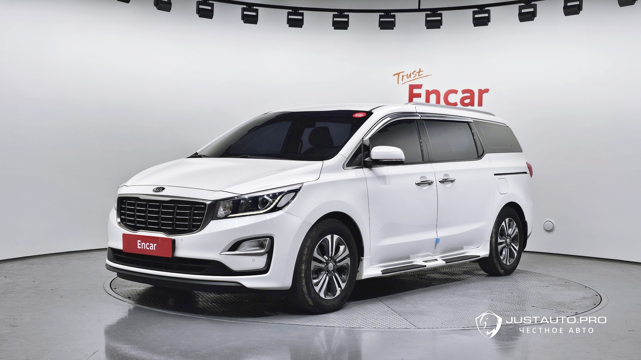 Автомобиль Kia Canival