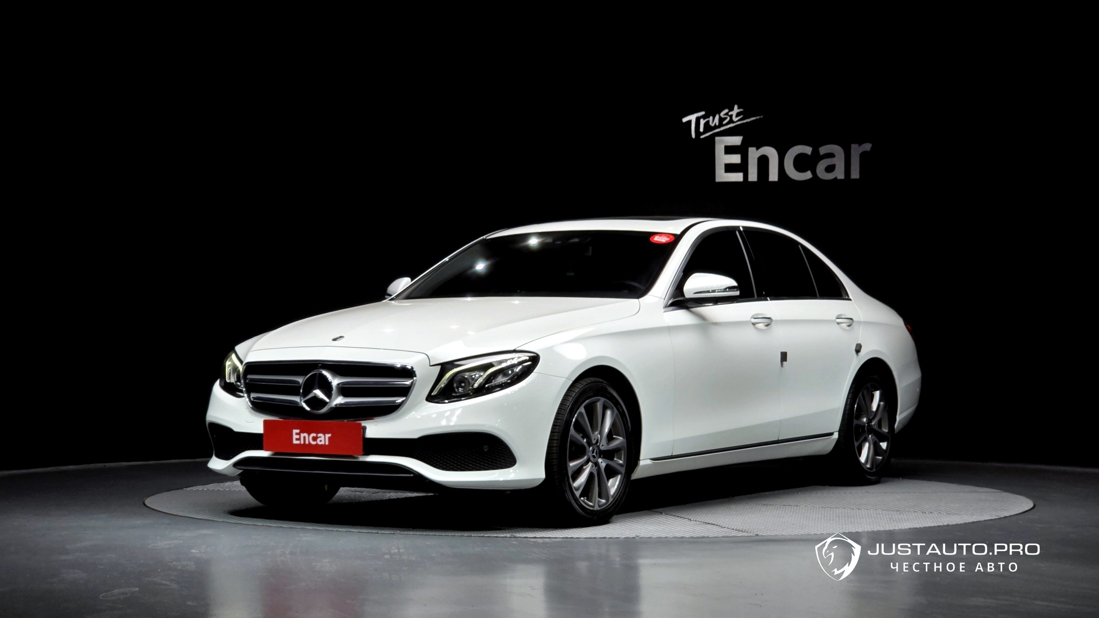 Автомобиль Mercedes-Benz E-Class