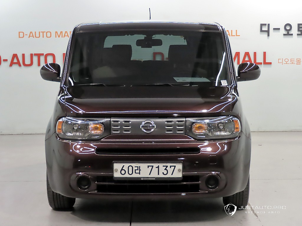 Автомобиль Nissan Cube