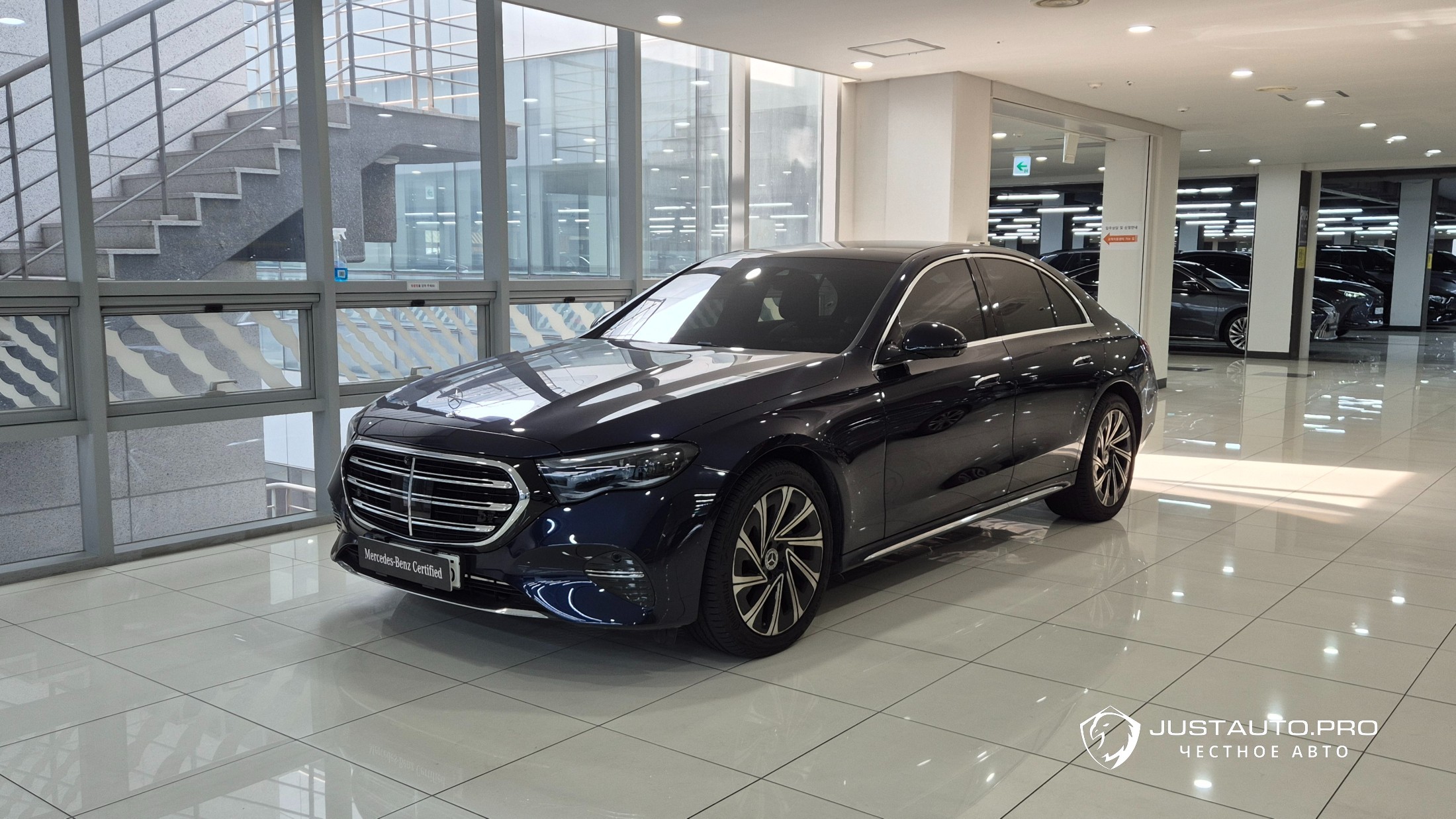 Автомобиль Mercedes-Benz E-Class
