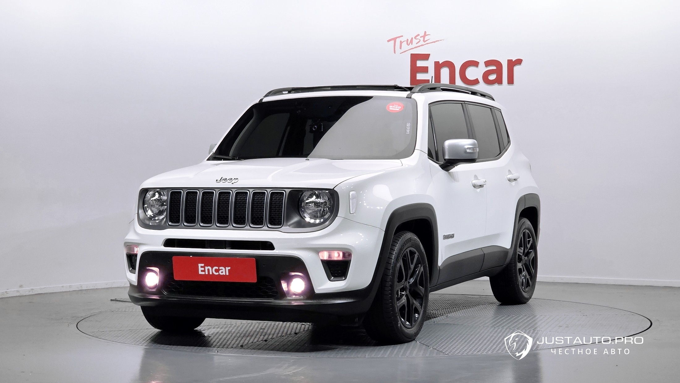 Автомобиль Jeep Renegade