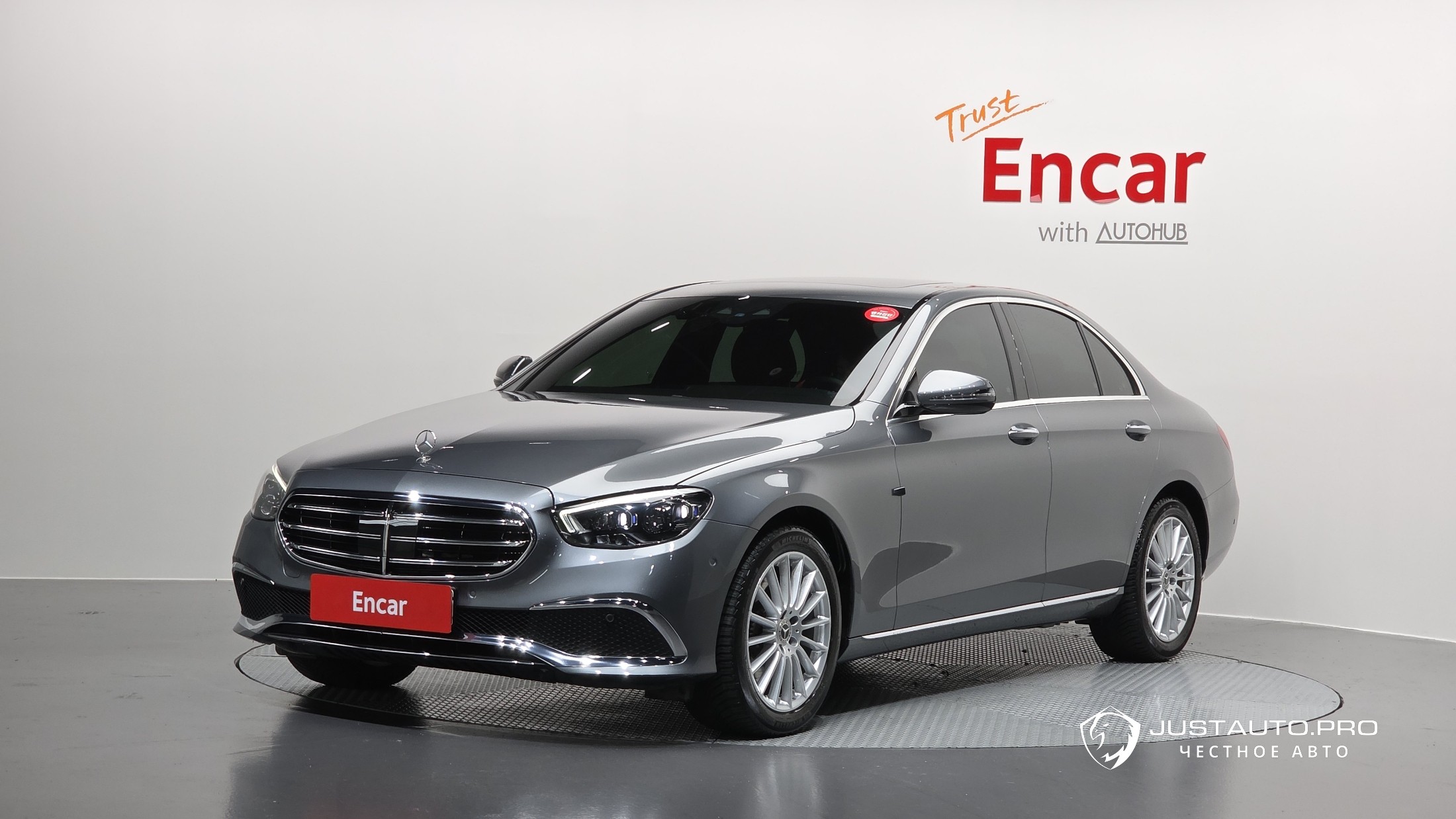 Автомобиль Mercedes-Benz E-Class