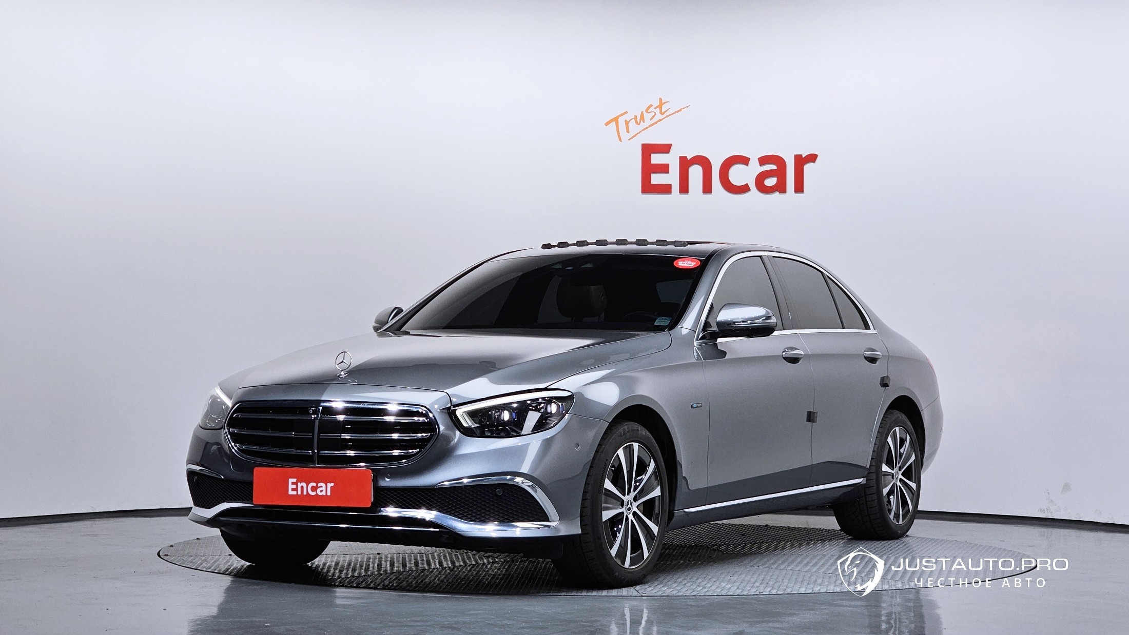 Автомобиль Mercedes-Benz E-Class