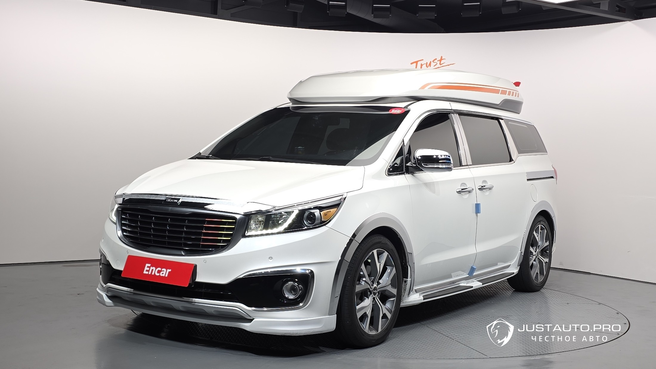 Автомобиль Kia Canival