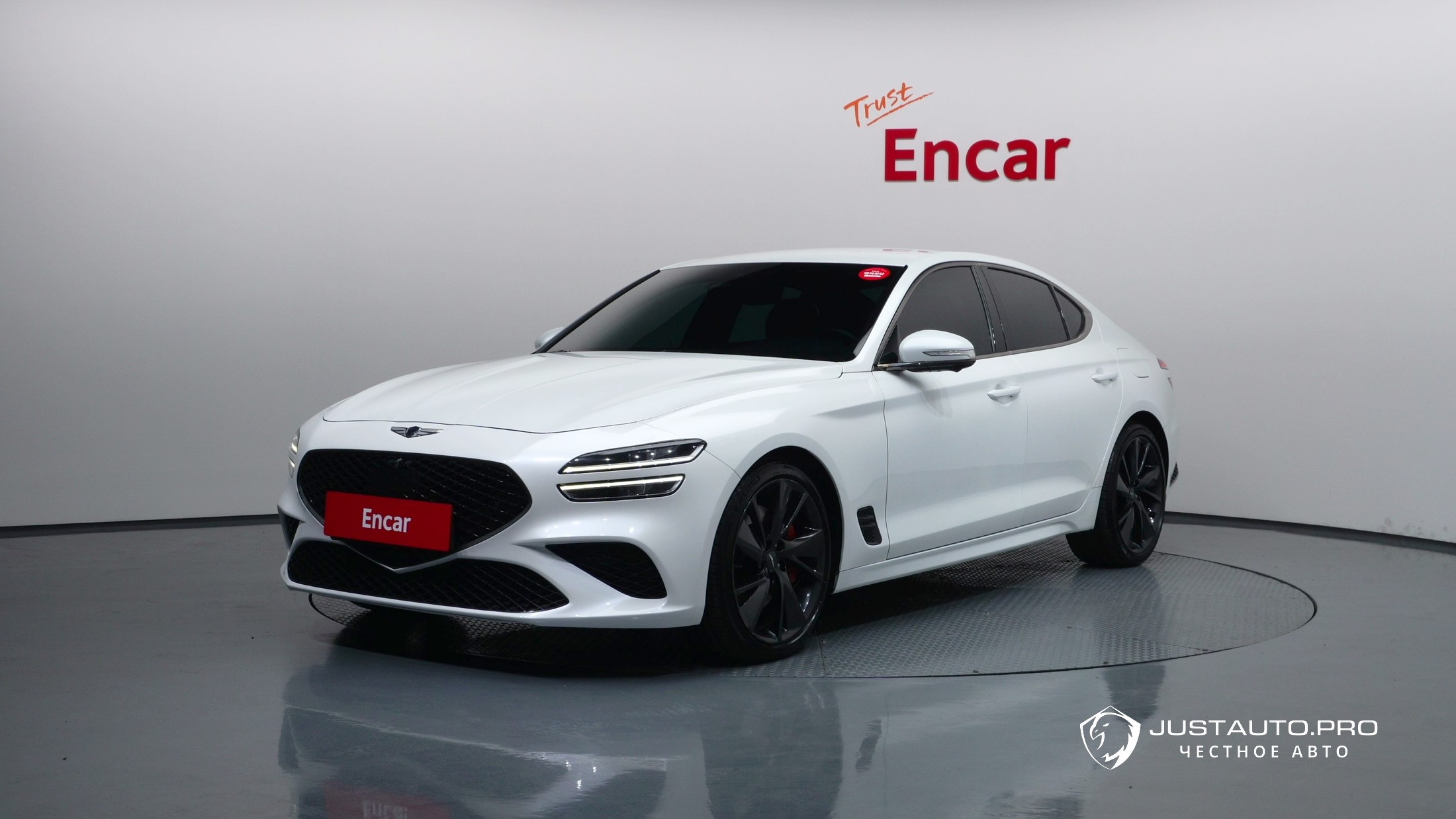 Автомобиль Genesis G70