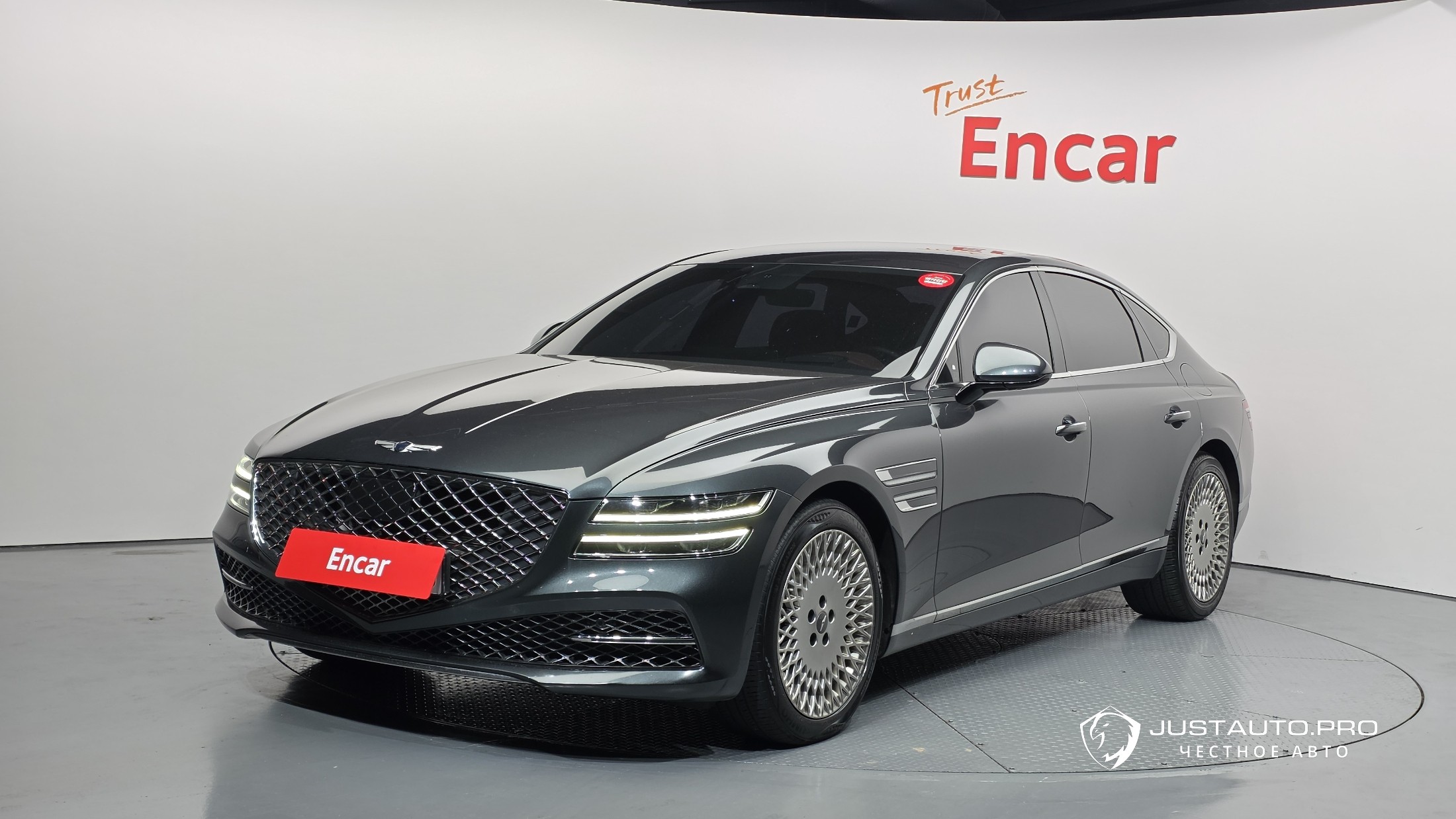 Автомобиль Genesis G80